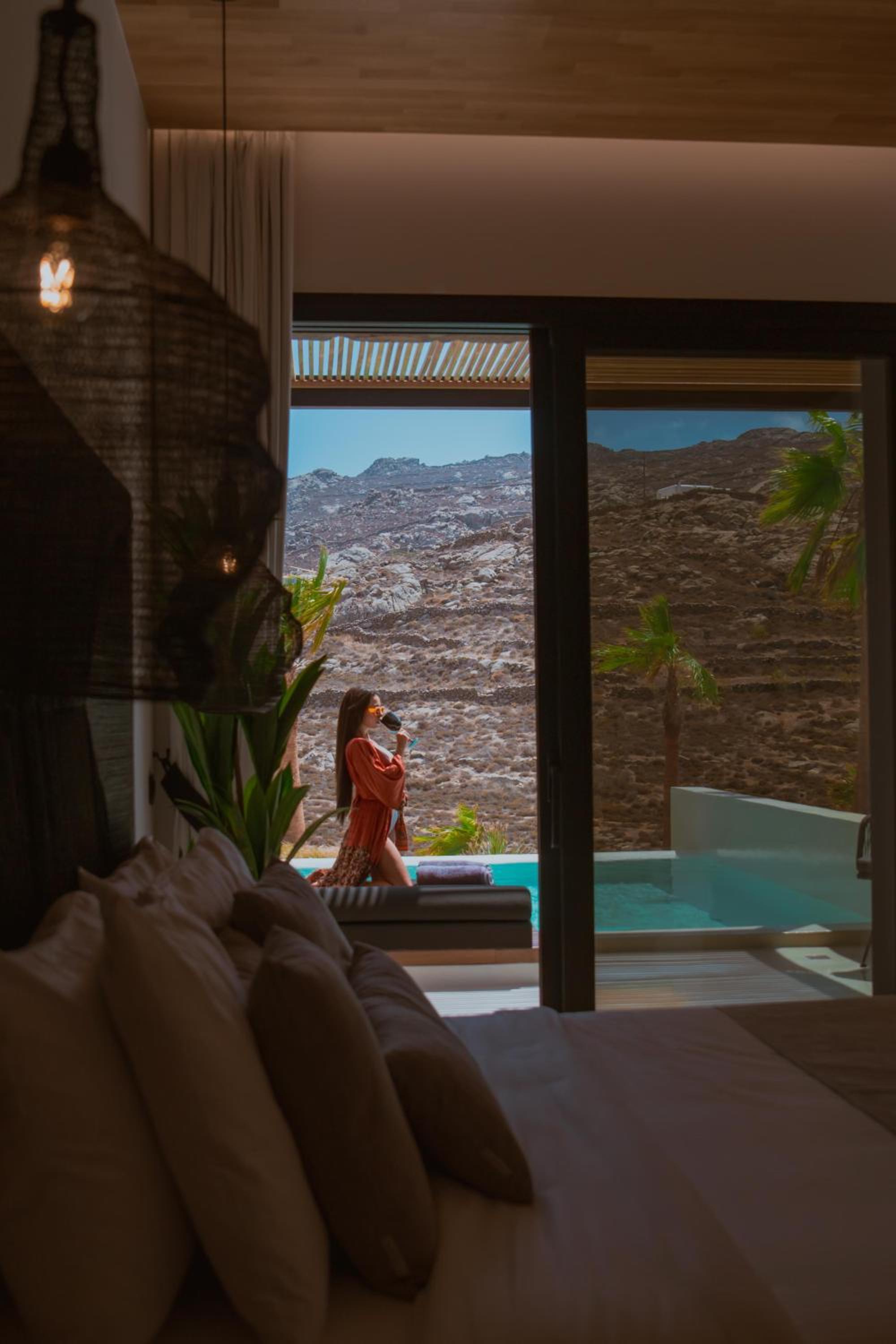 Junior Suite with Private Infinity Pool - Photo 9