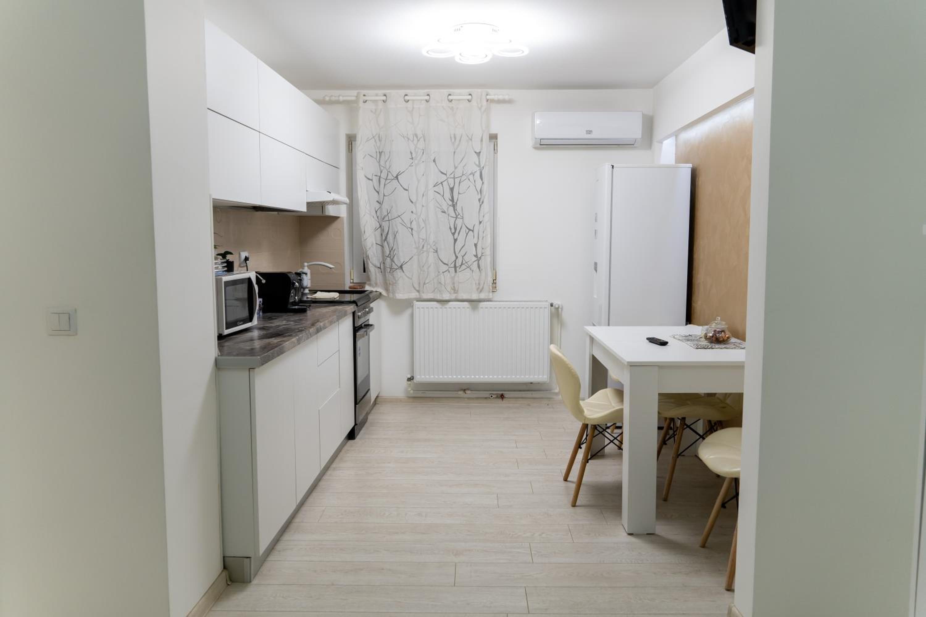 One-Bedroom Apartment - Photo 3