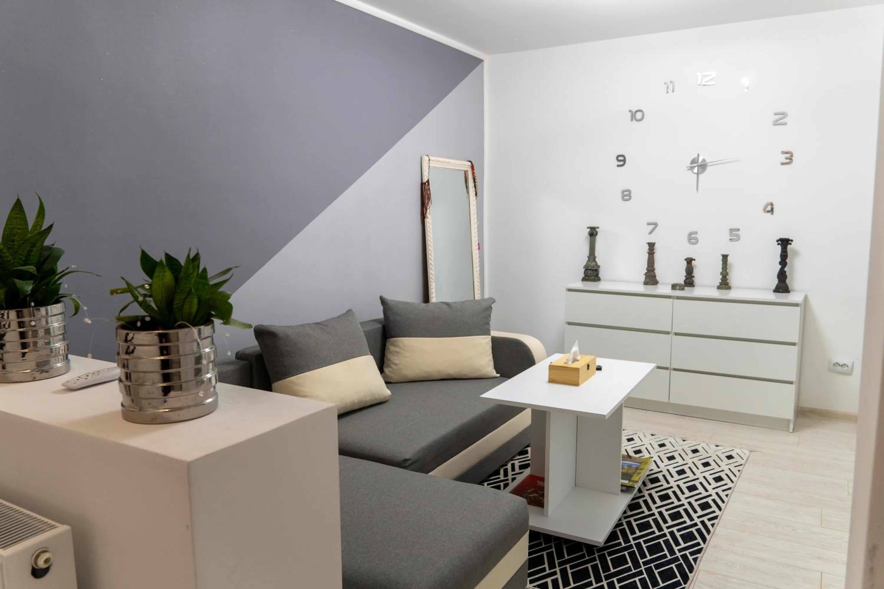 One-Bedroom Apartment - Photo 13