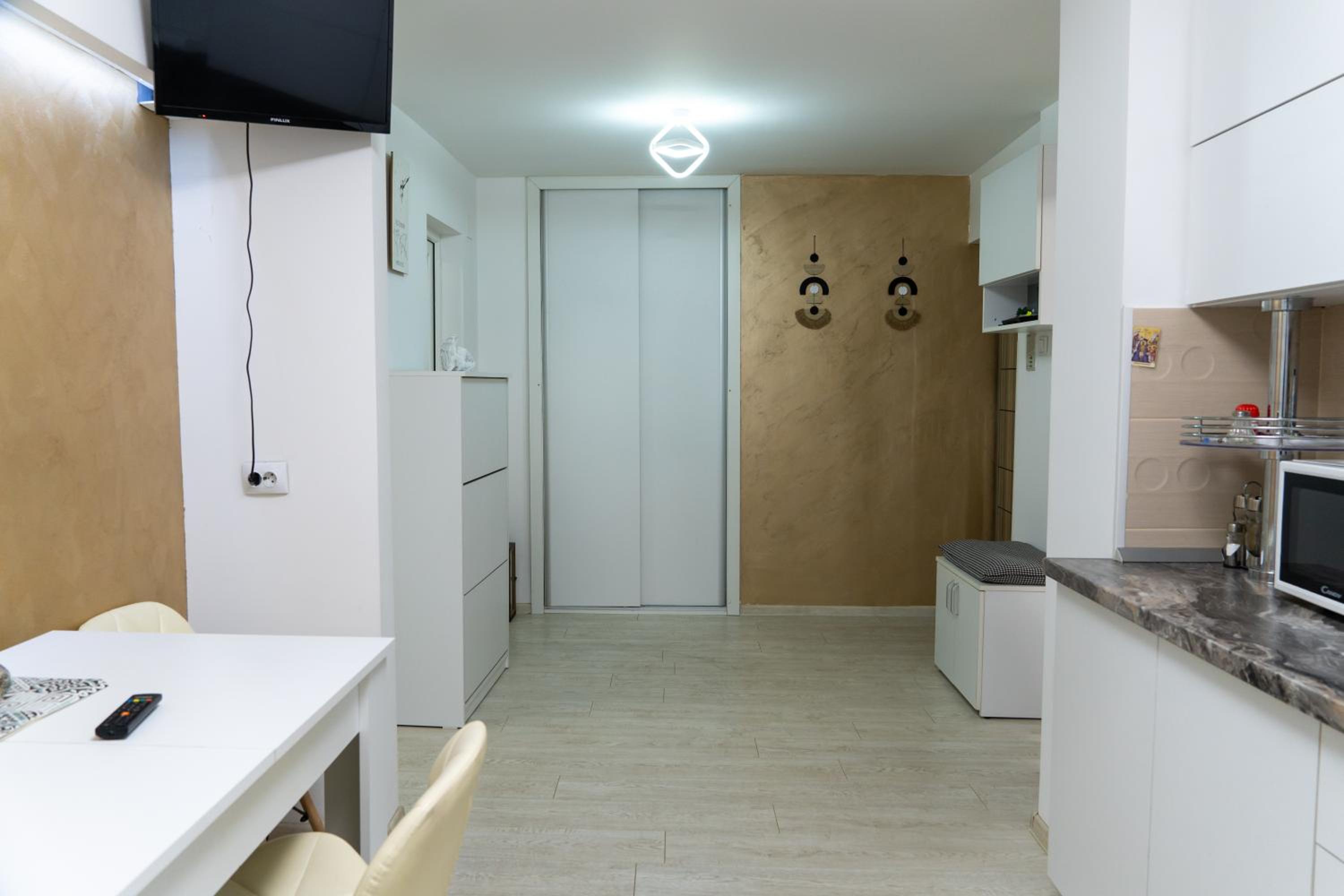 One-Bedroom Apartment - Photo 15