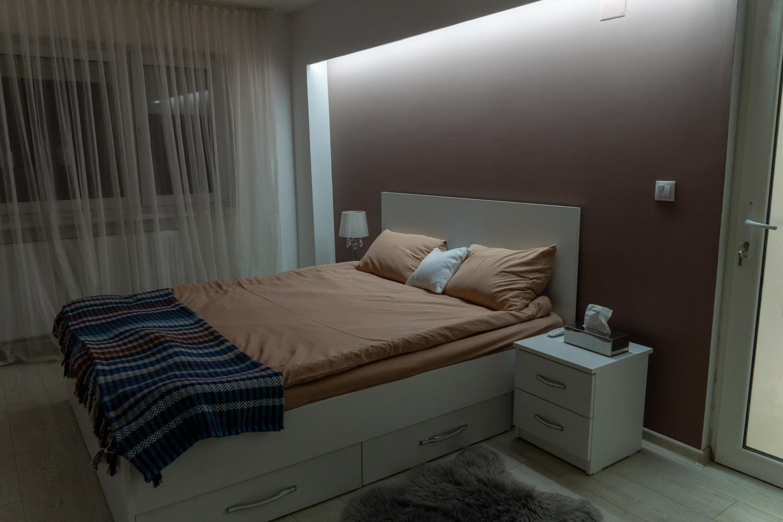 One-Bedroom Apartment - Photo 18