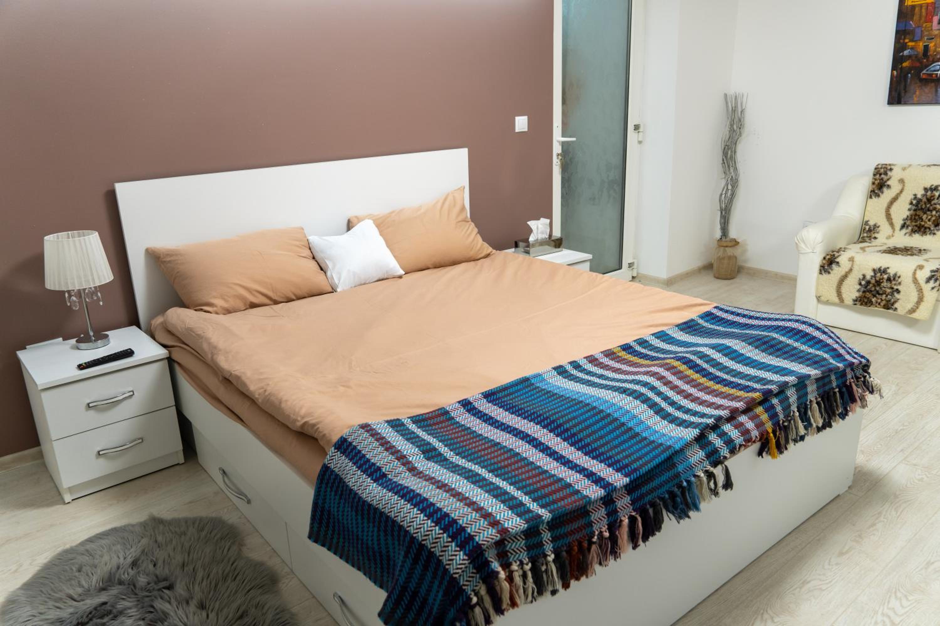 One-Bedroom Apartment - Photo 23