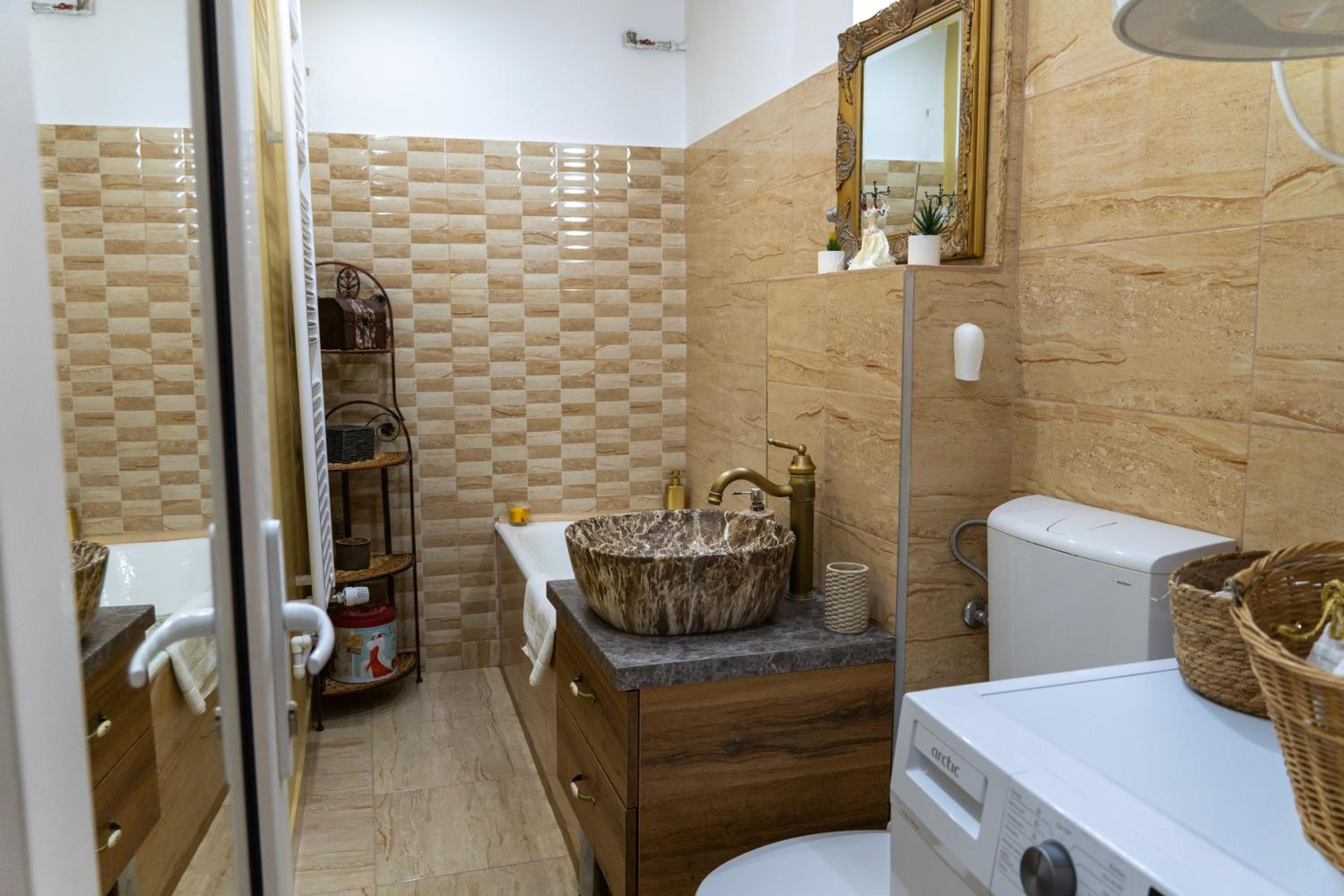 One-Bedroom Apartment - Photo 32