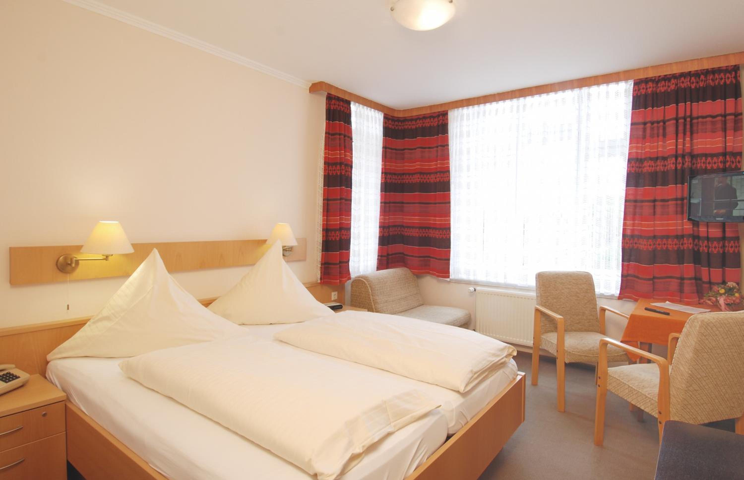 Twin Room - Photo 4