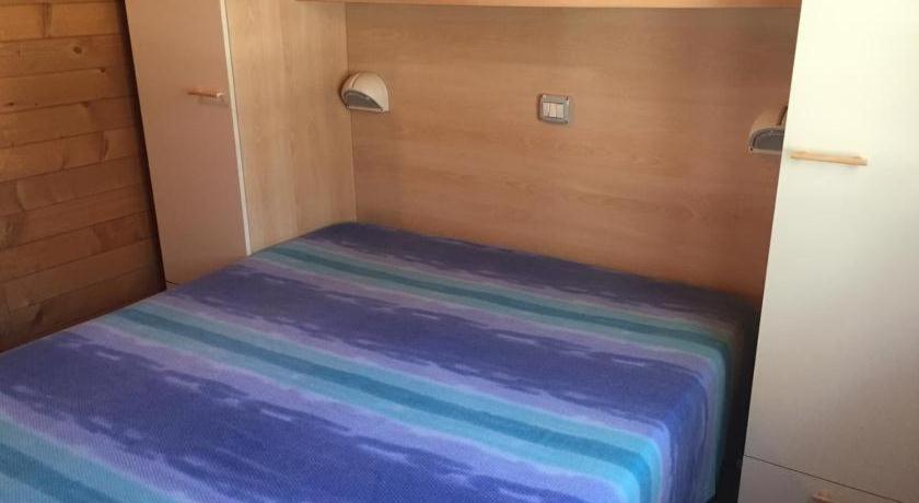 Two-Bedroom Bungalow (6 Adults)