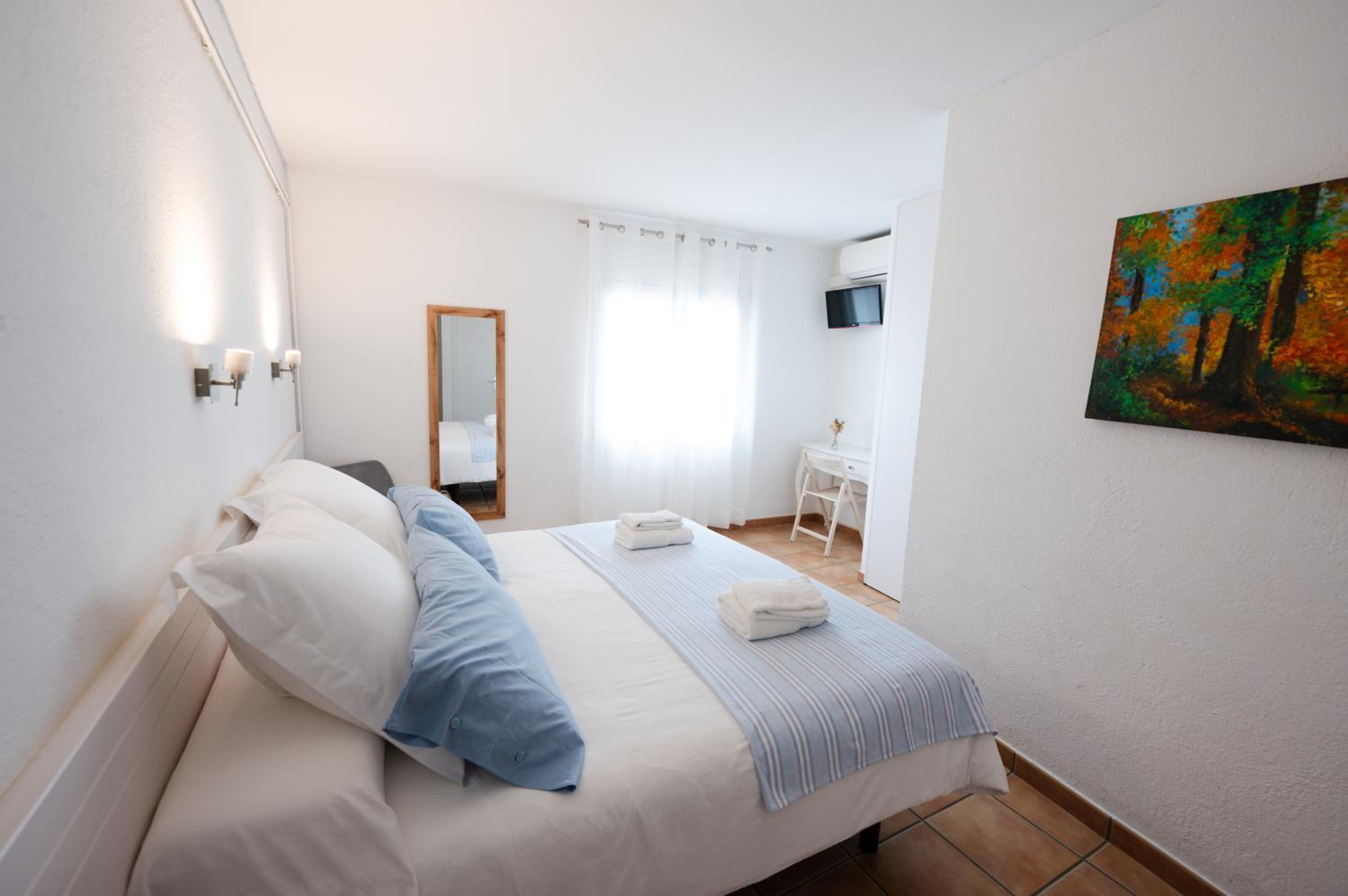 Double Room with Private Bathroom photo 2