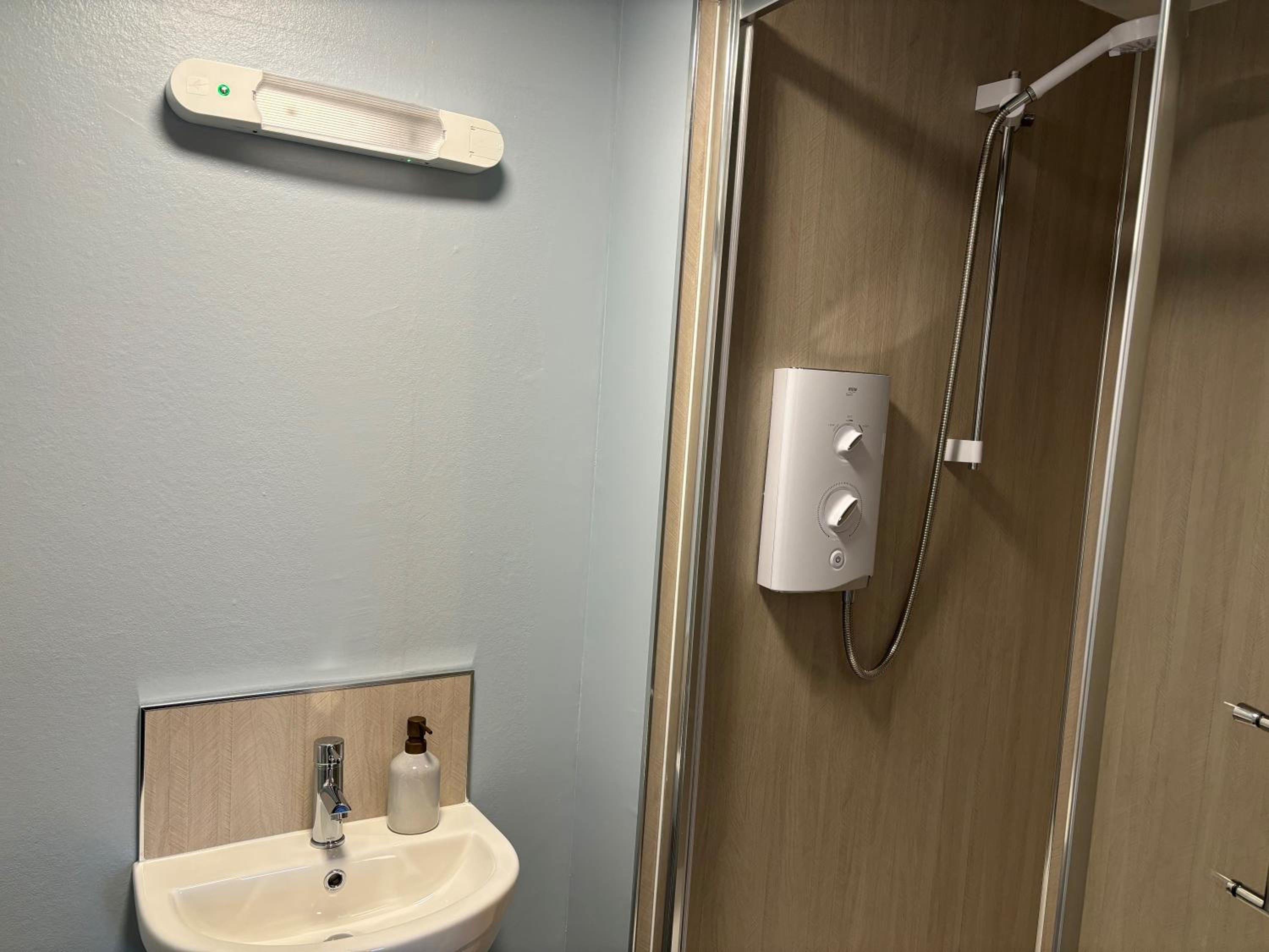 Double Room with Private Bathroom photo 2