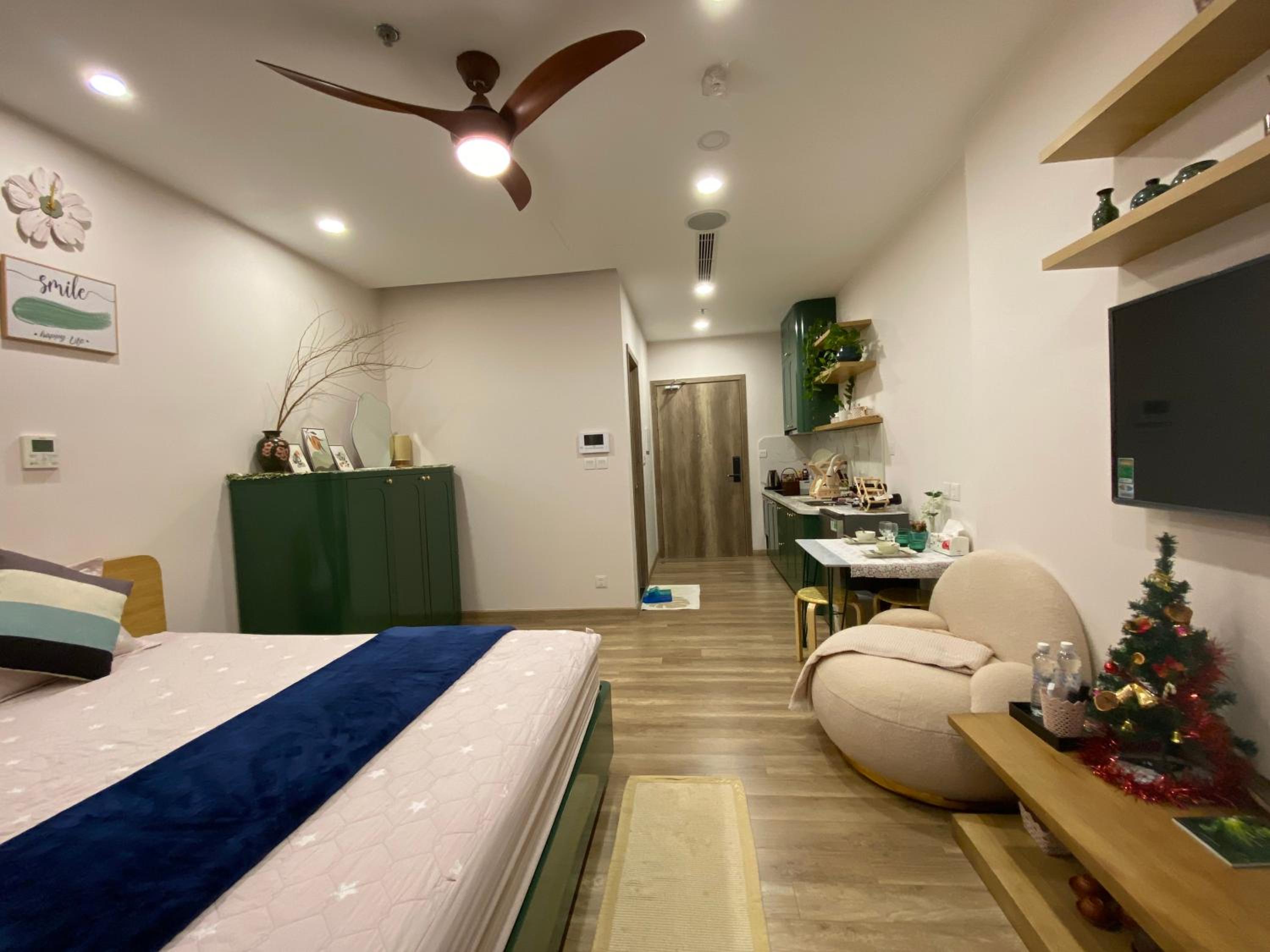One-Bedroom Apartment photo 1