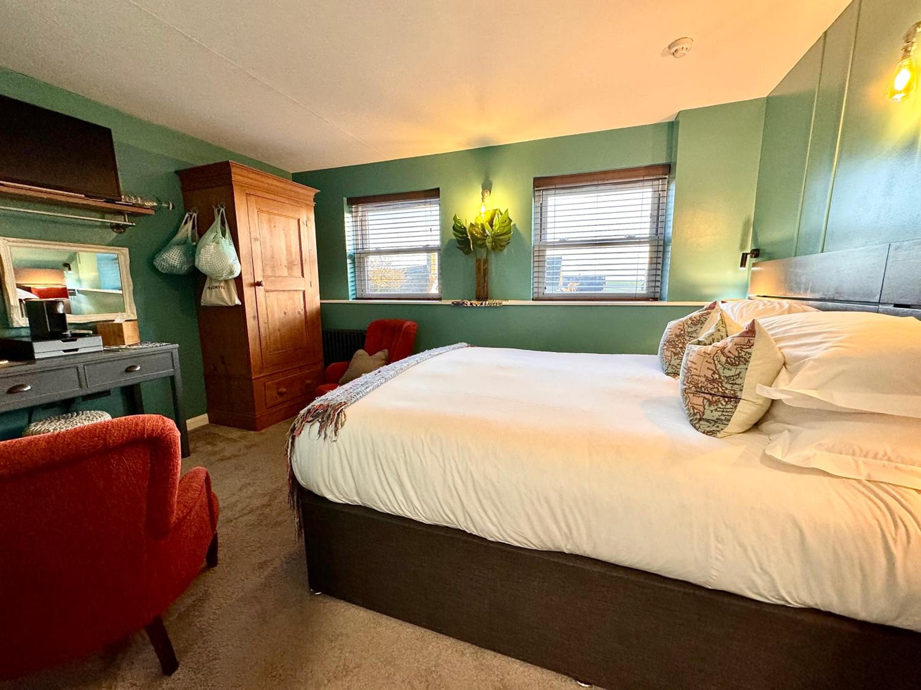 Superior King or Twin Room photo 2