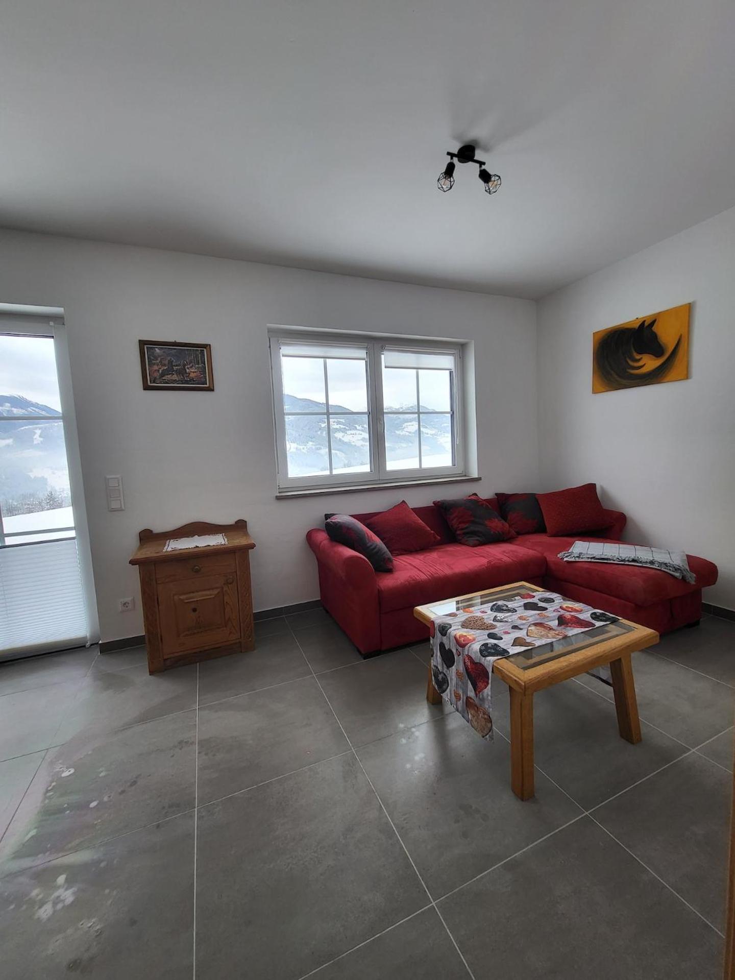 Apartment with Mountain View