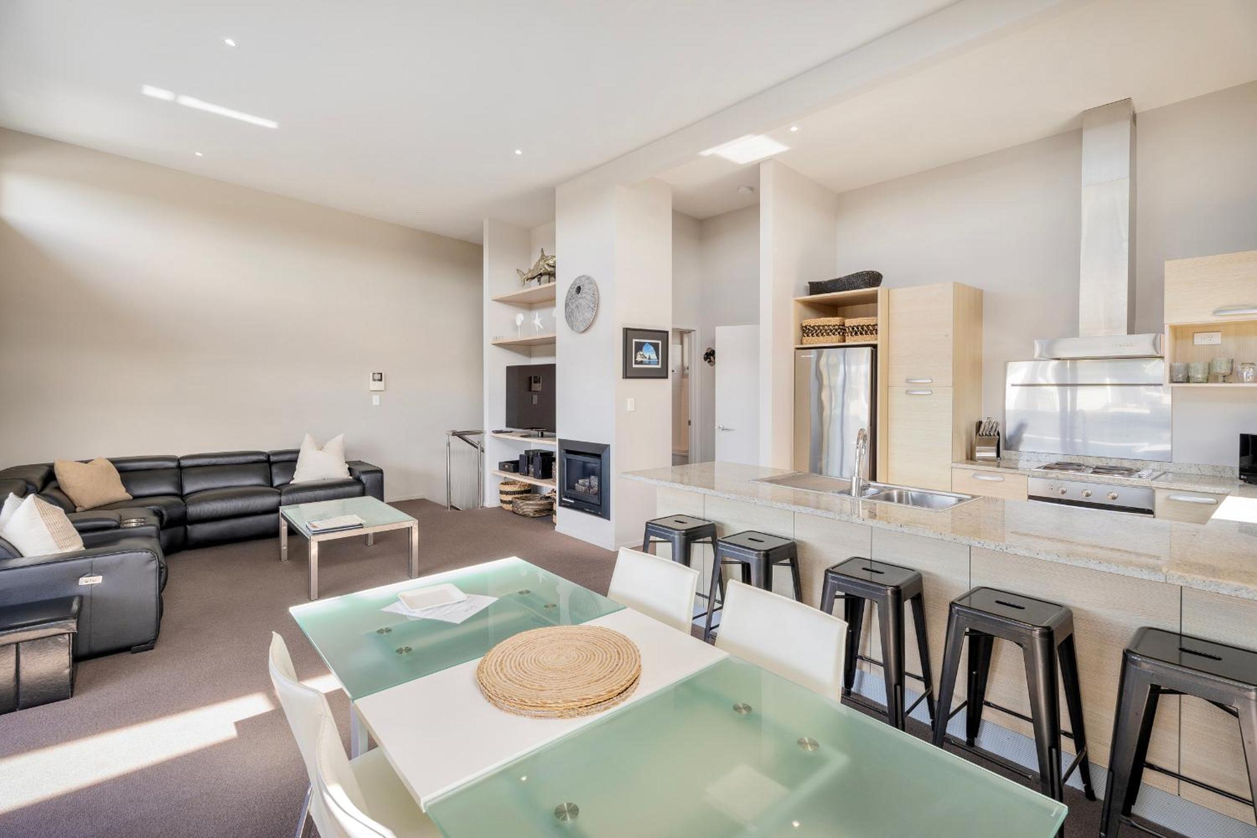 Three-Bedroom Villa - Photo 12