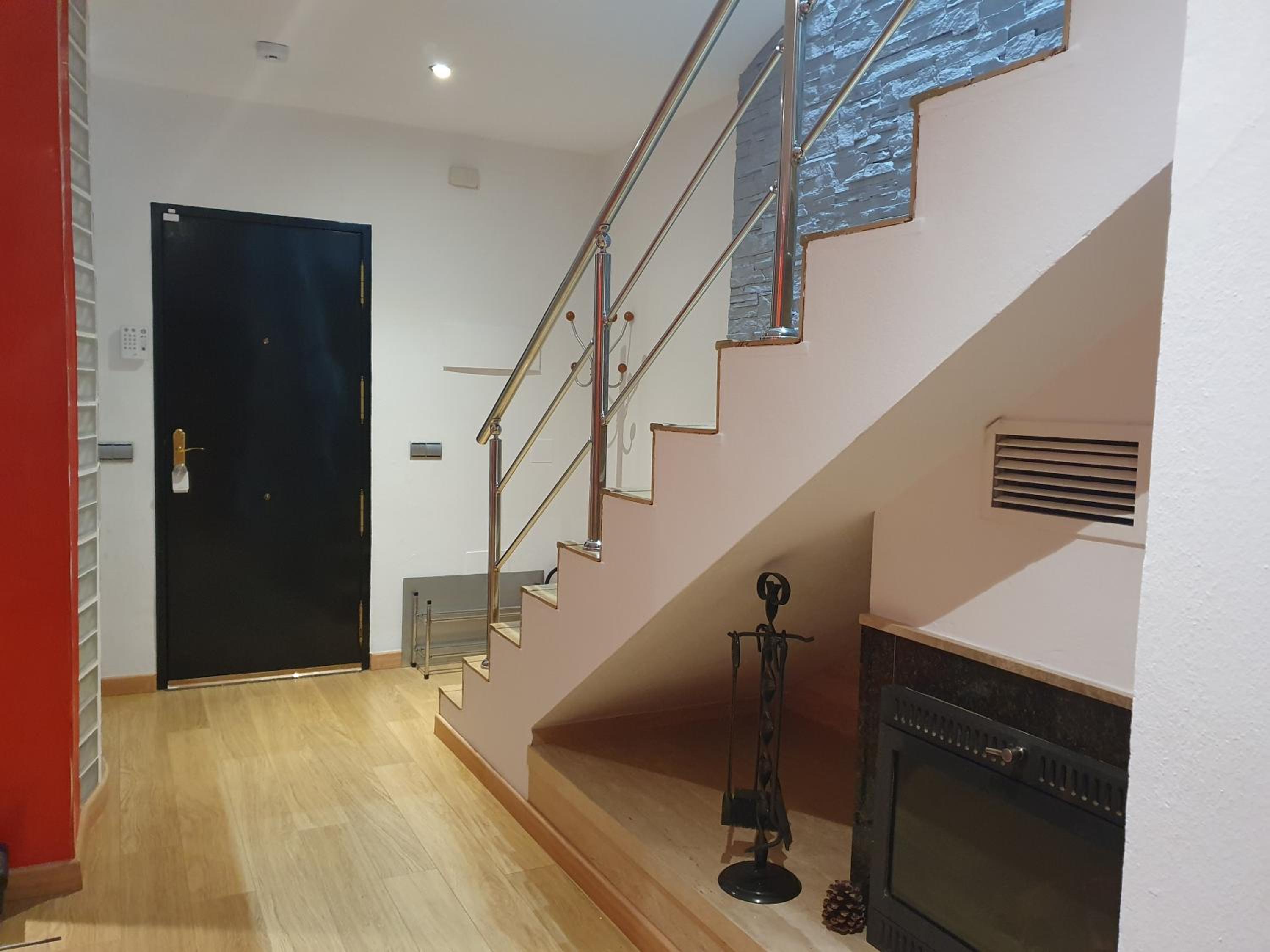 Three-Bedroom House photo 2