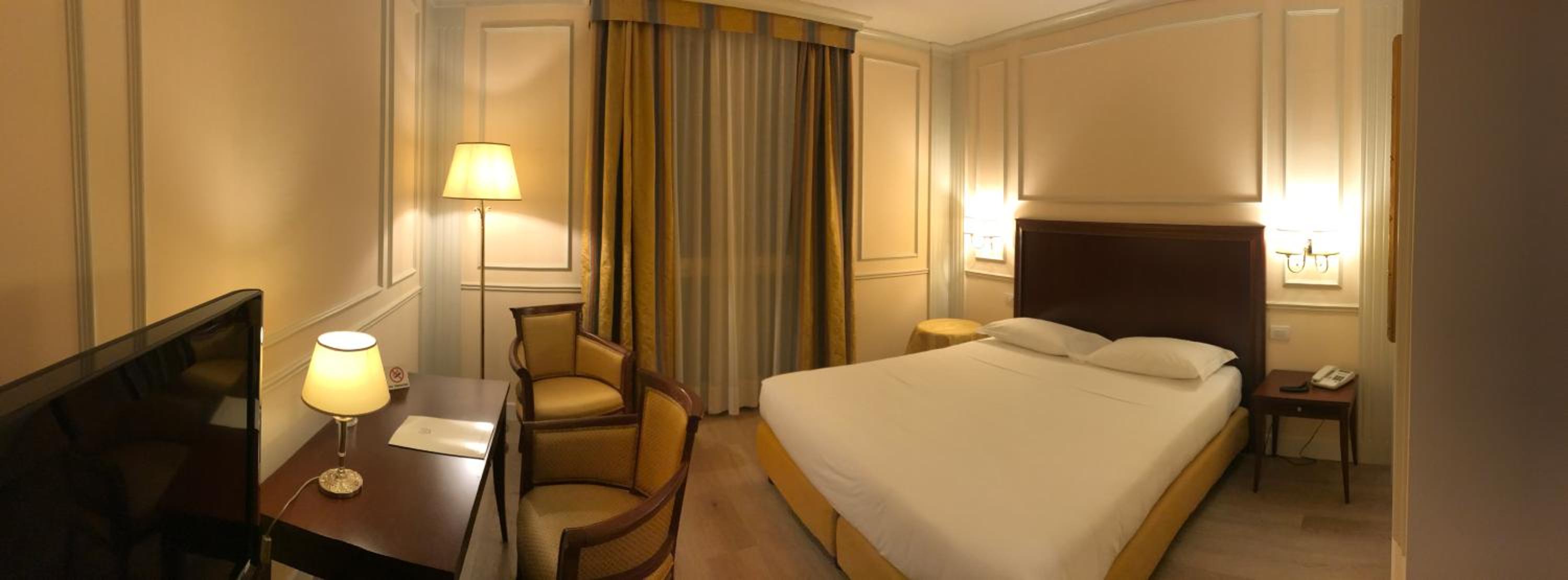 Economy Queen Room - Photo 2