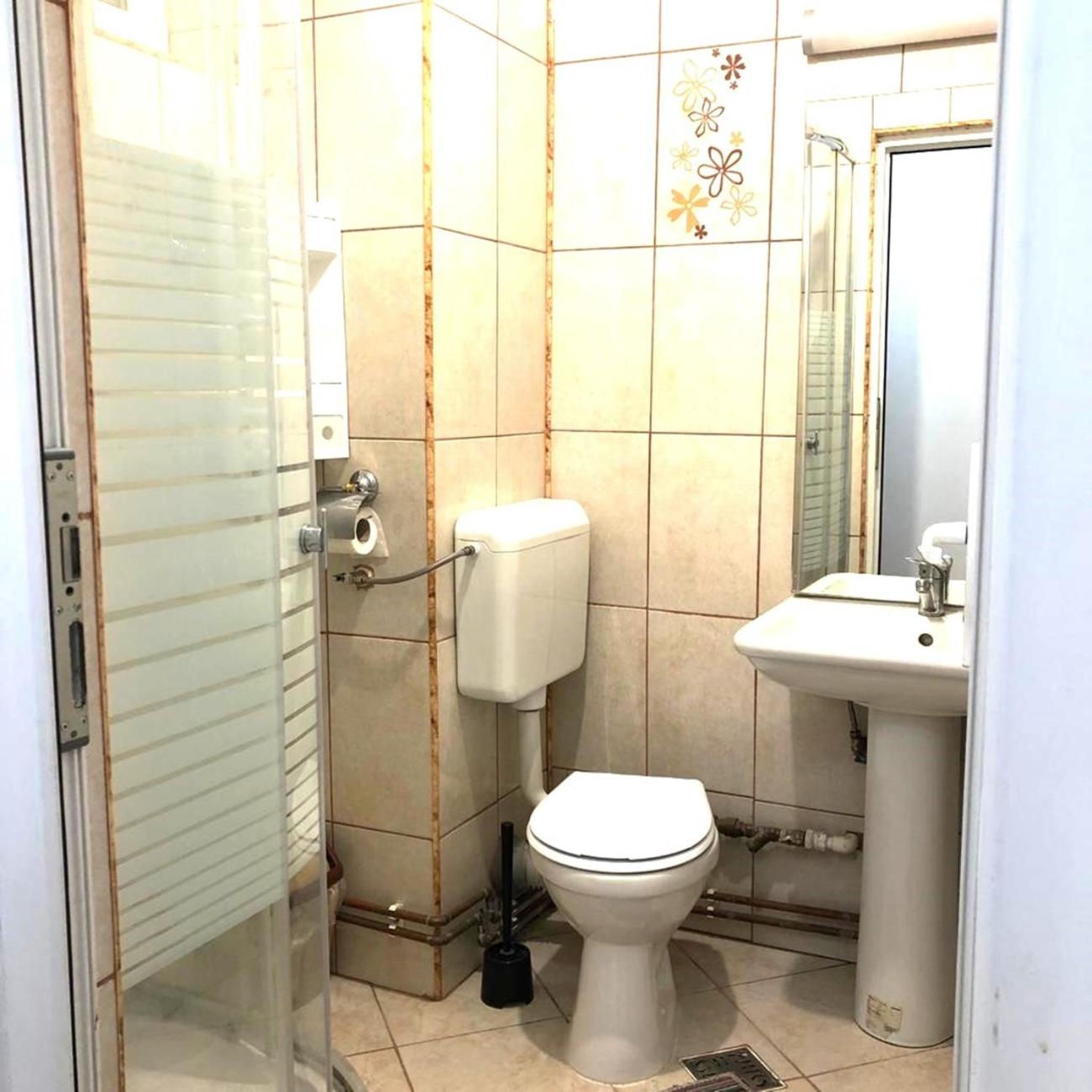Two-Bedroom Suite - Photo 5