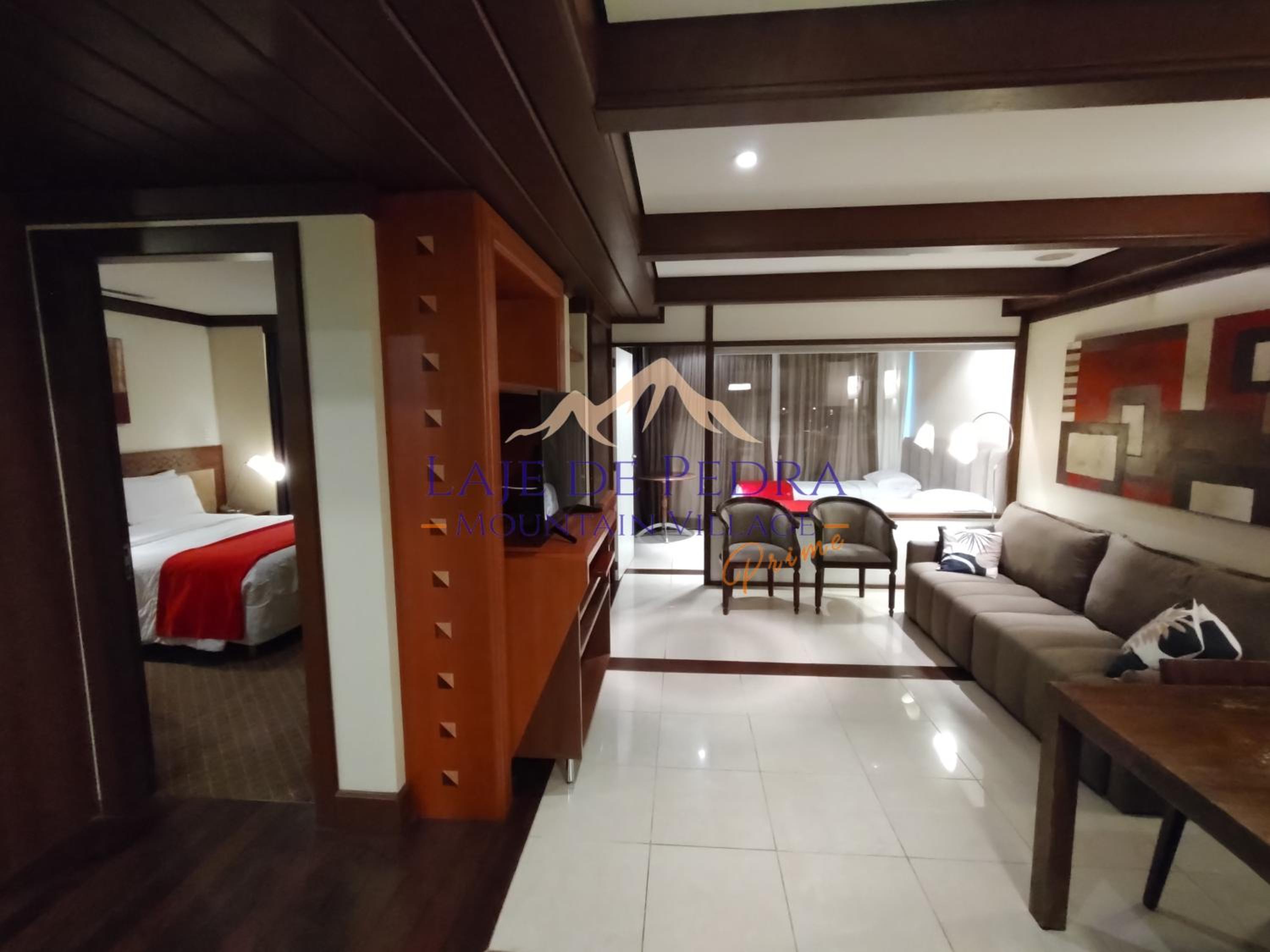 Deluxe Junior Suite photo 2