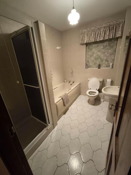 Three-Bedroom House photo 2