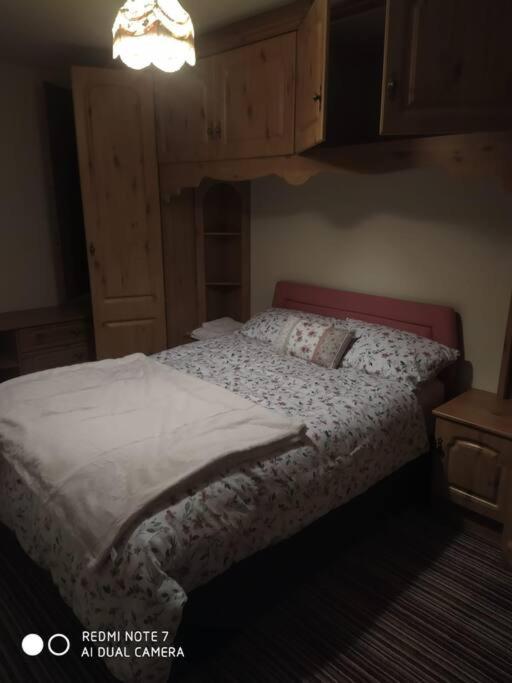 Three-Bedroom House photo 2