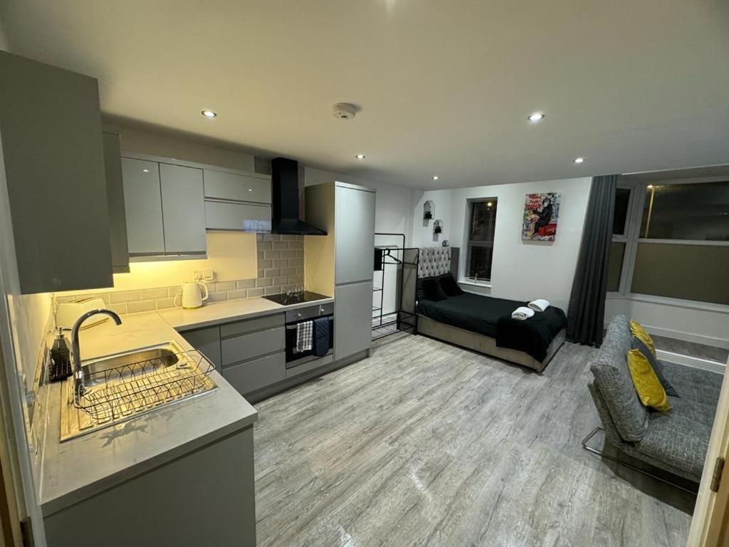 Studio Apartment photo 3