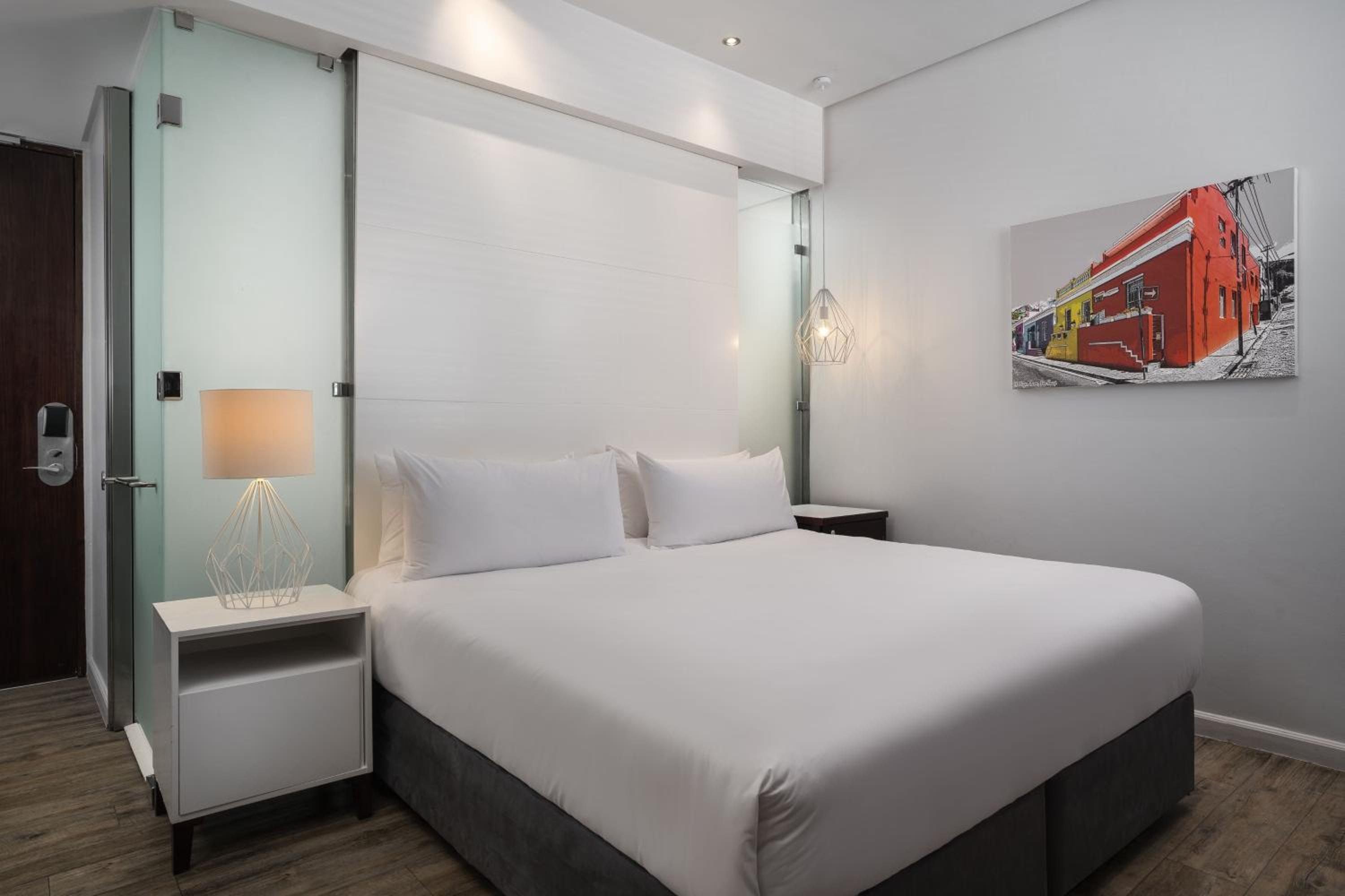 Larger Guest Room with Mountain View - Photo 1