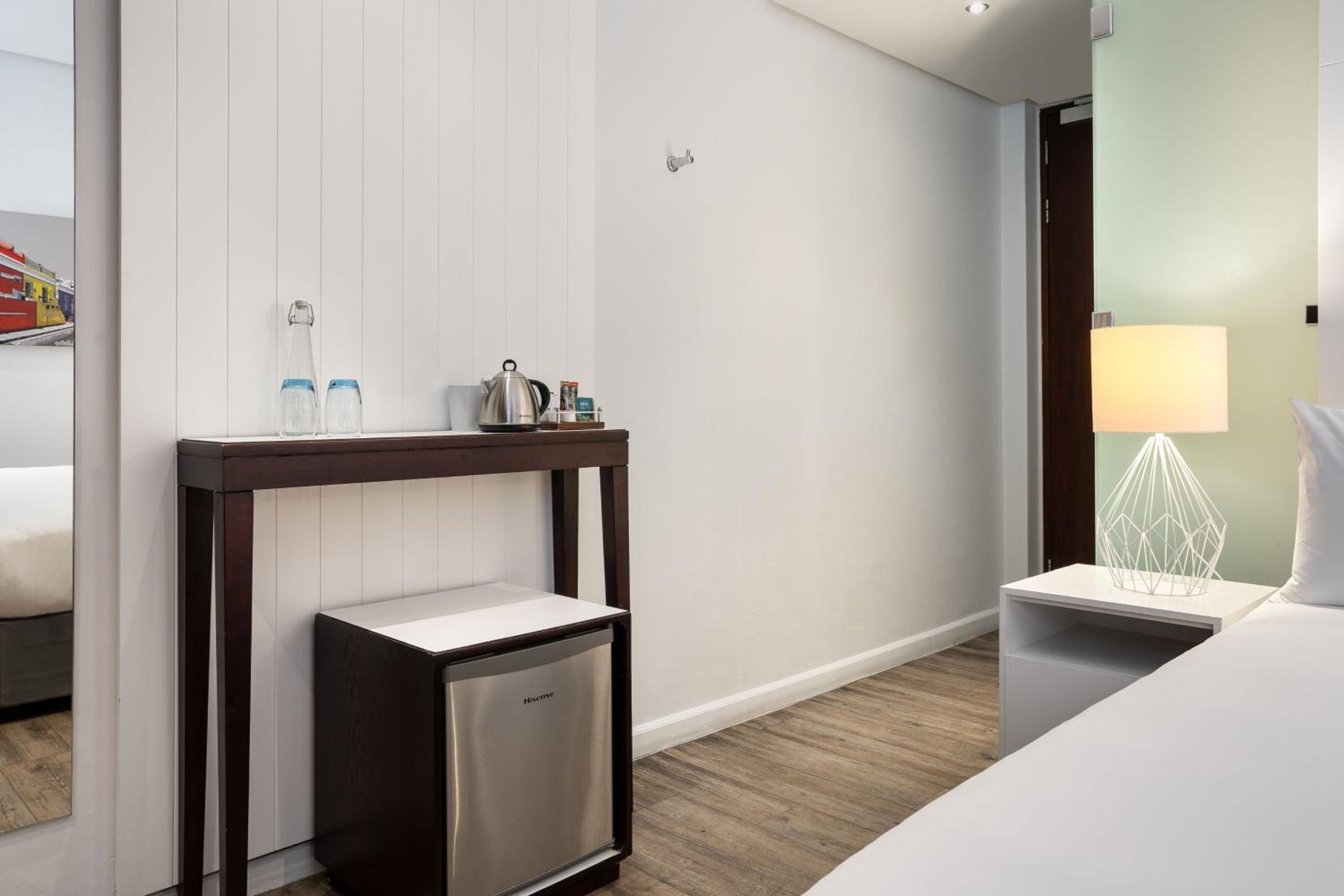 Larger Guest Room with Mountain View - Photo 3