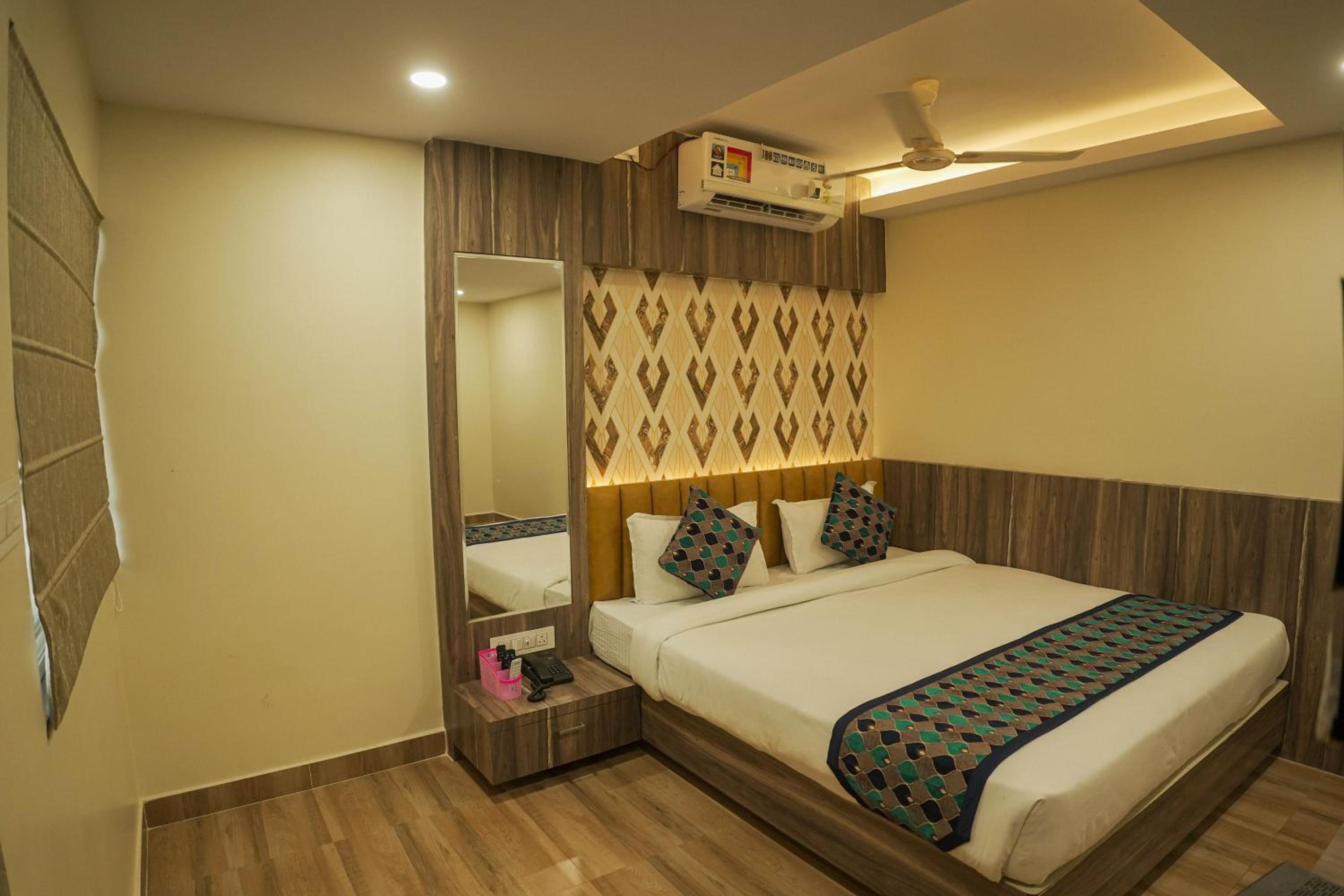 Superior King Room photo 2