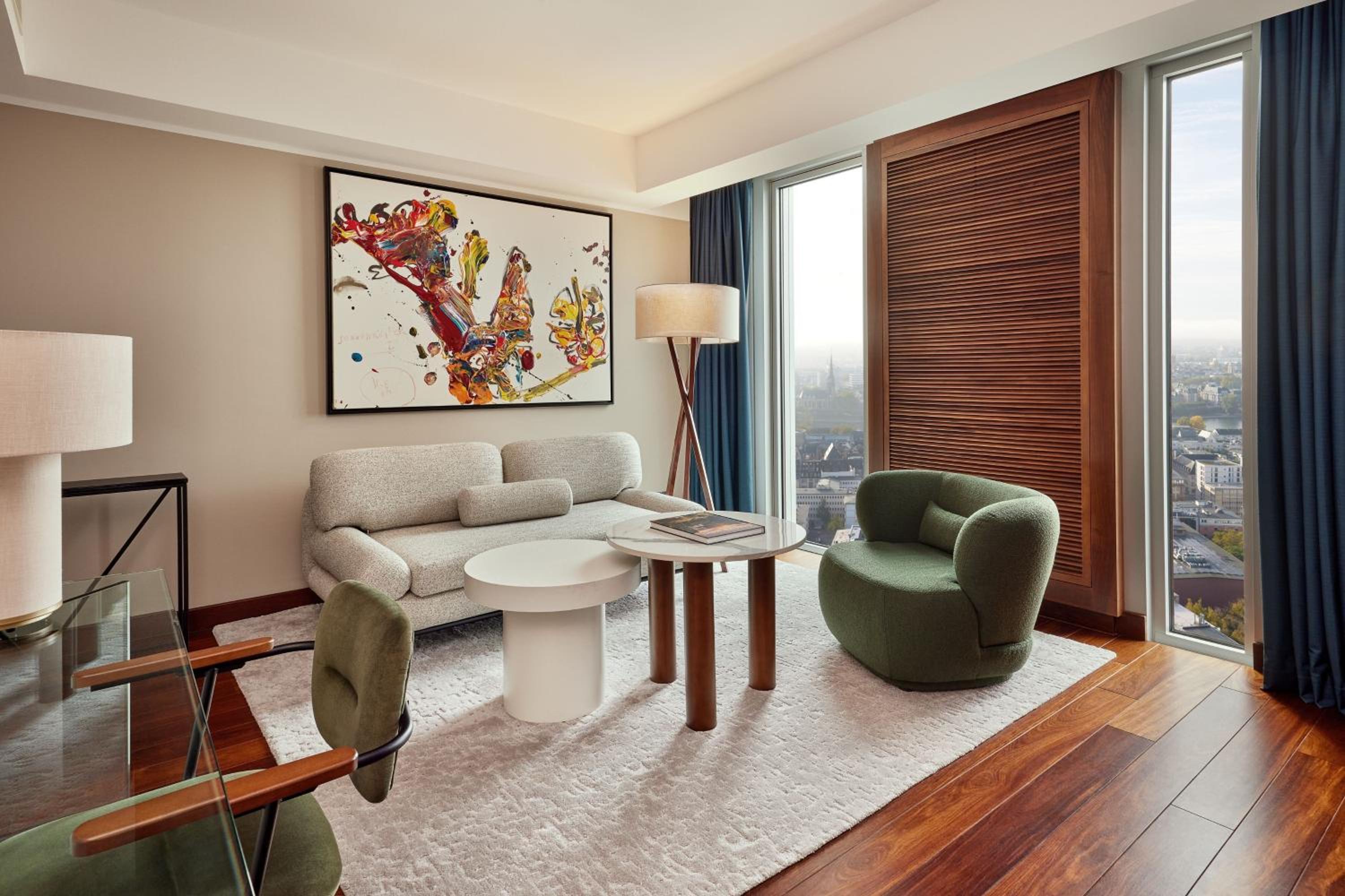 Grand Deluxe King Suite - Photo 7