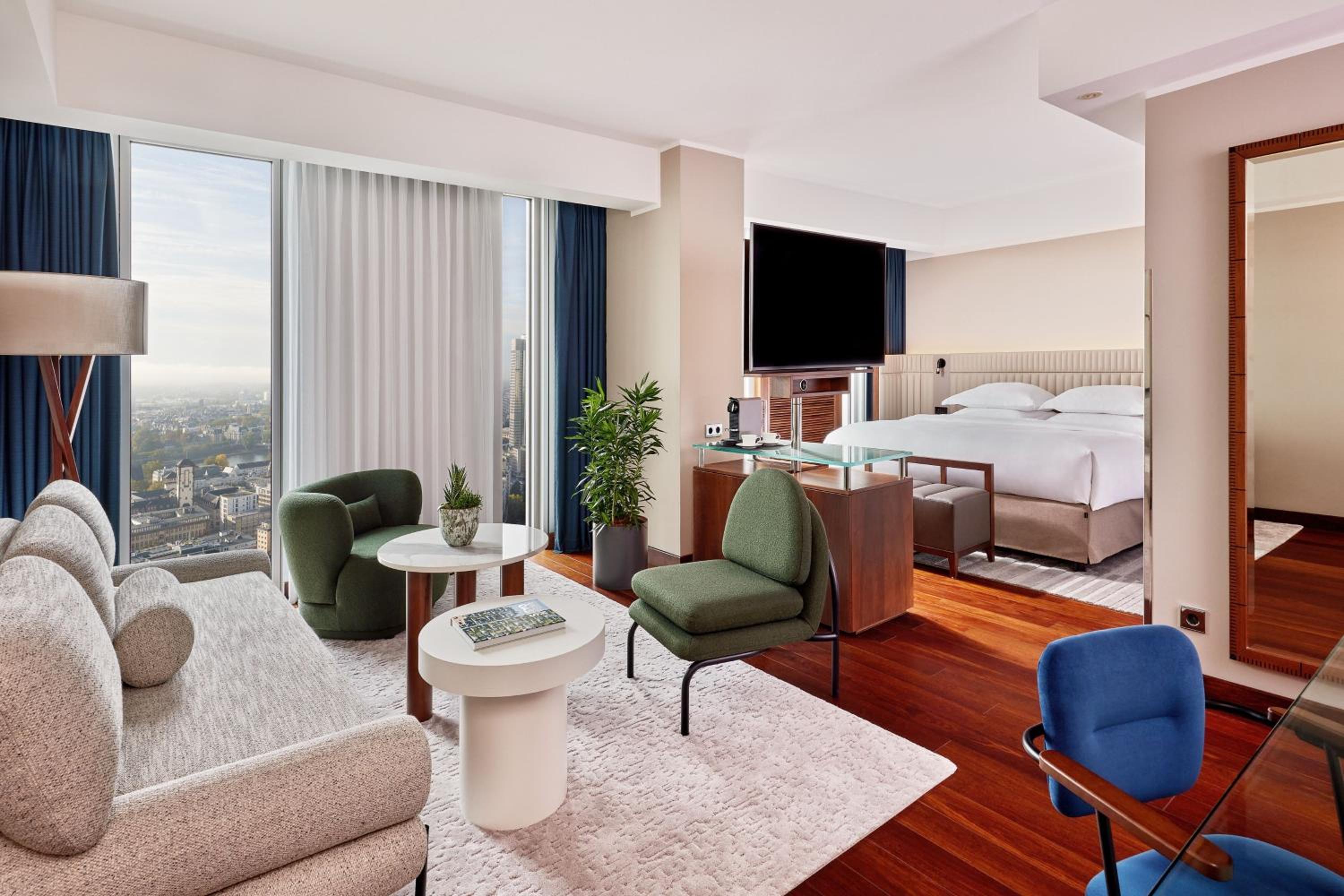 Junior King Suite - Photo 6