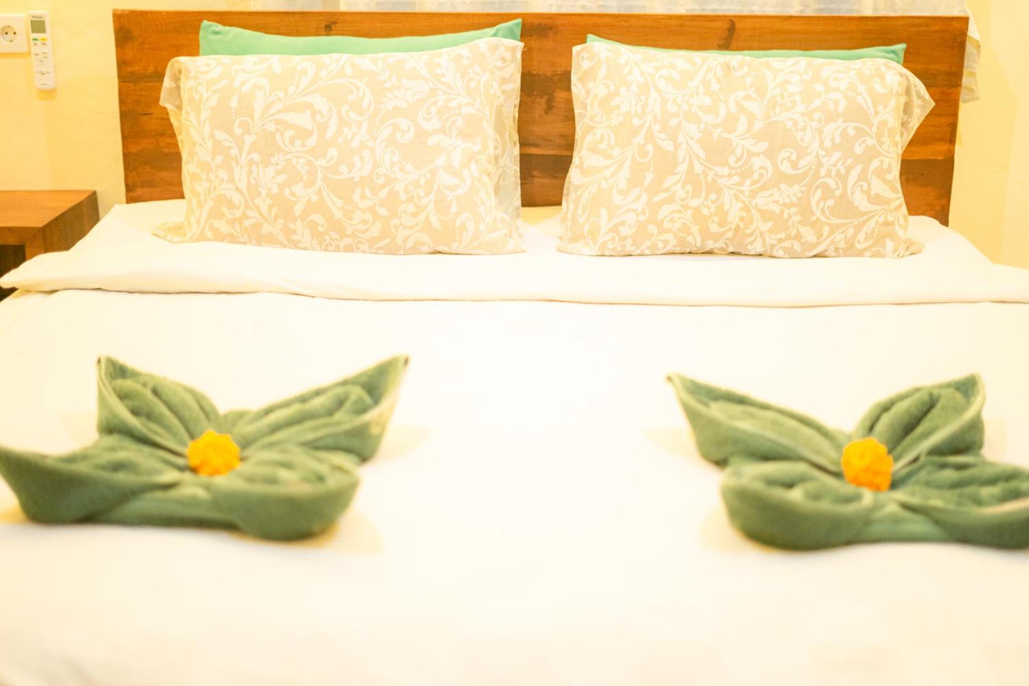 Double Room with Garden View - Photo 2