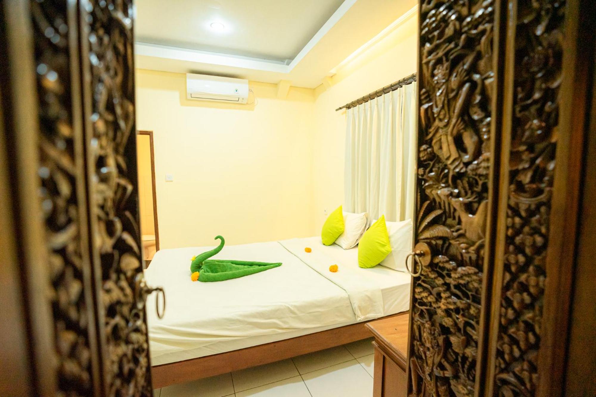 Double Room with Garden View - Photo 10