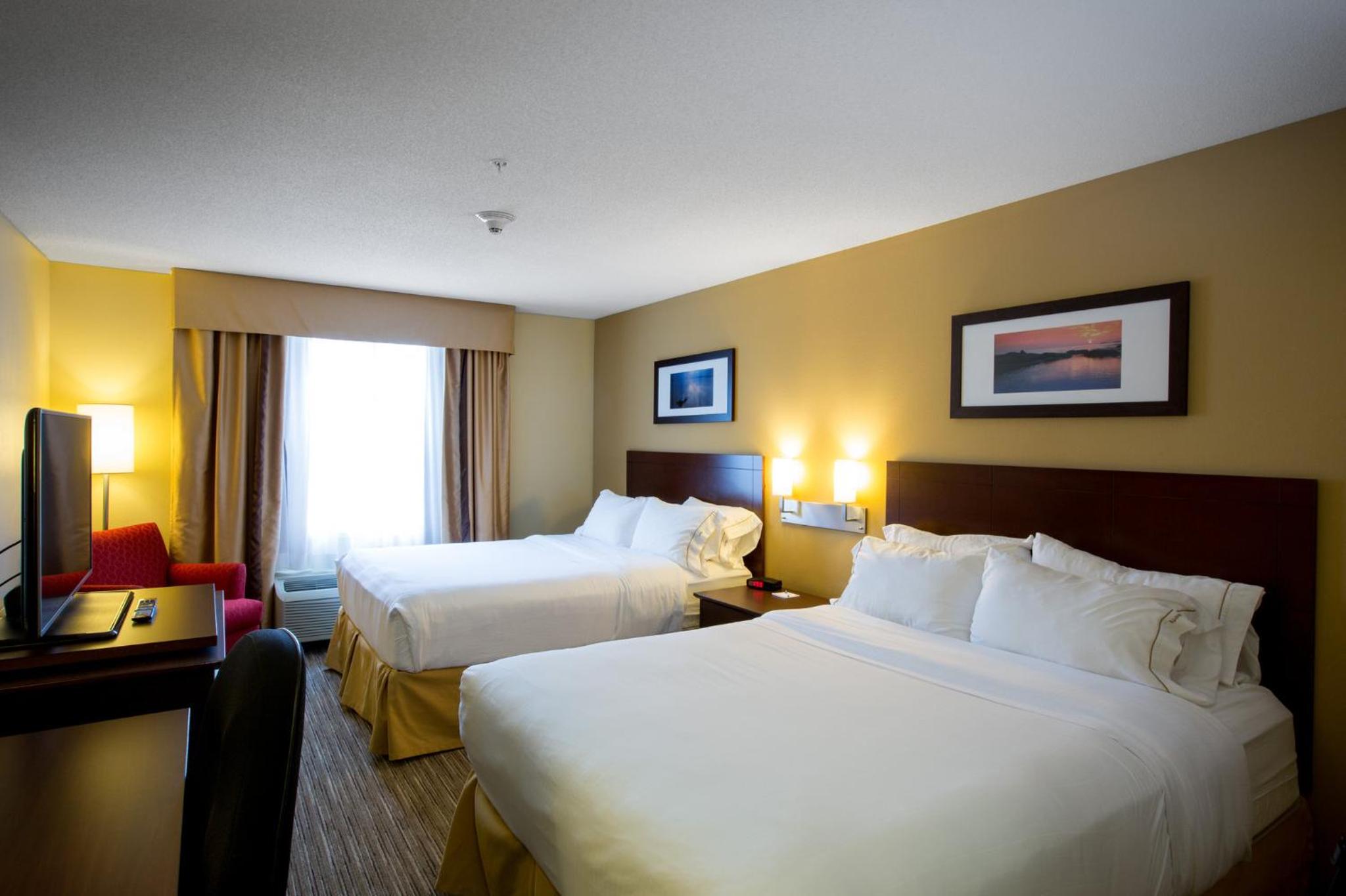 Standard Room with Two Queen Beds