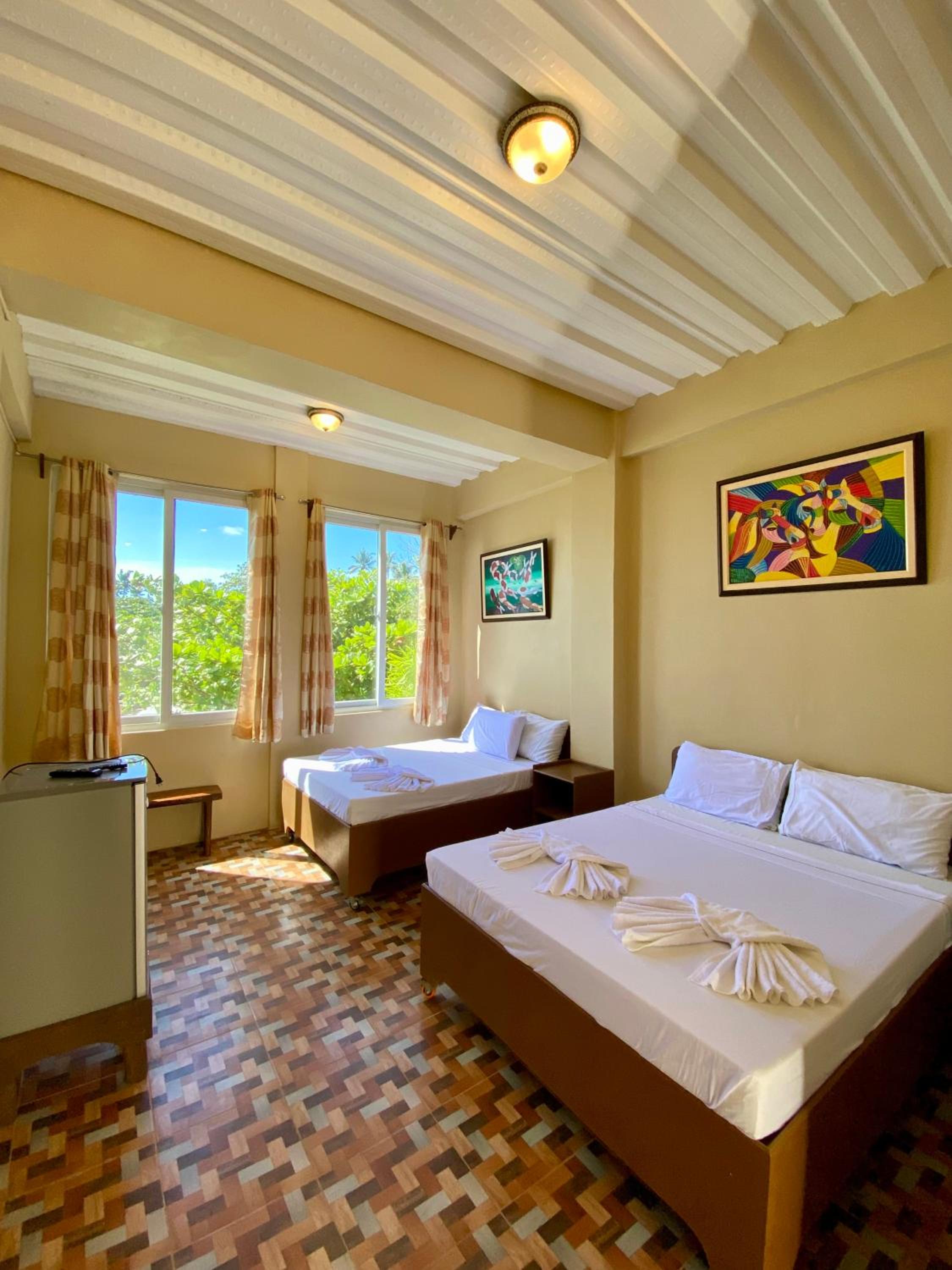Deluxe Family Room - Photo 9