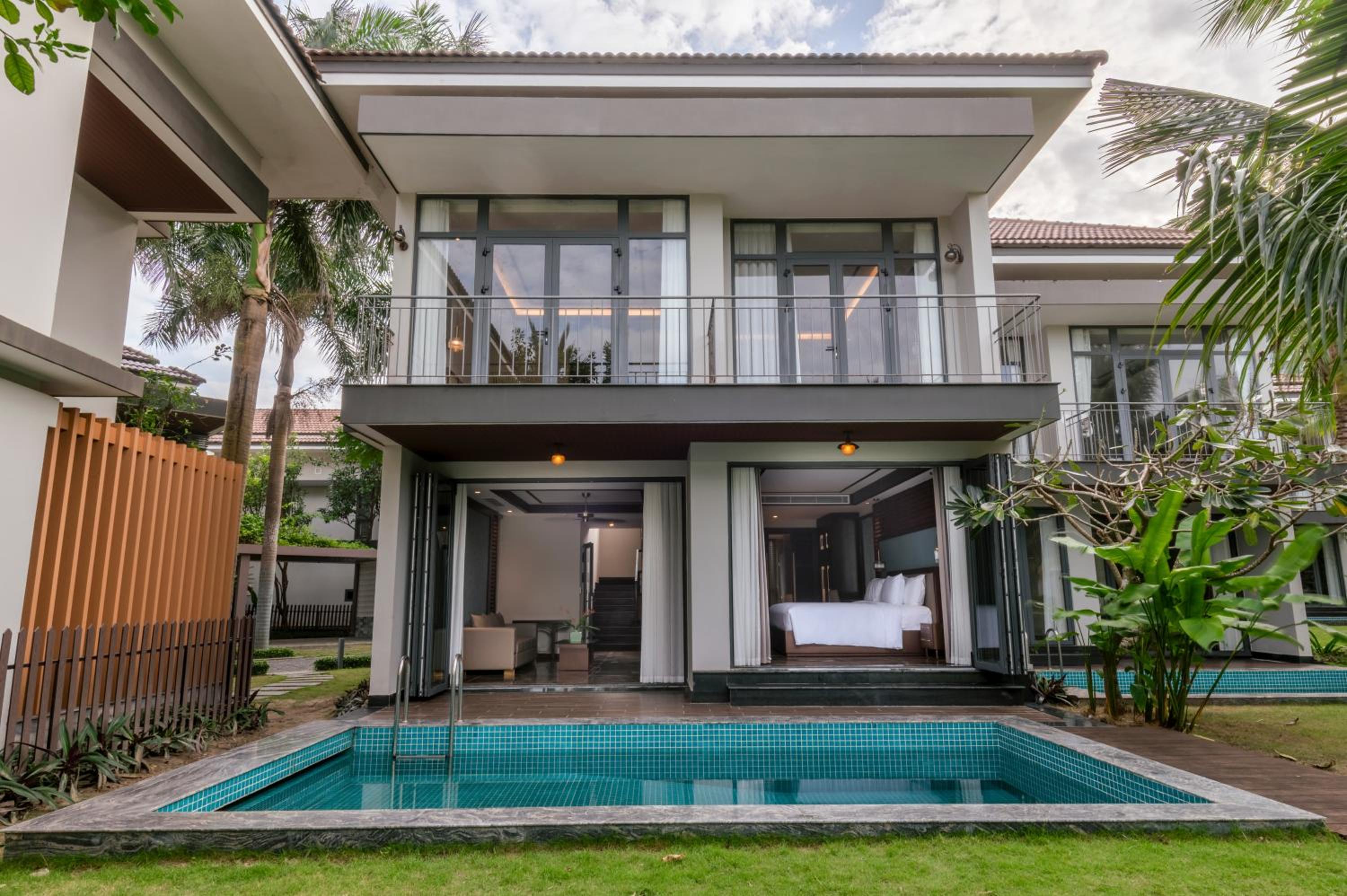 Three-Bedroom Villa with Private Pool - Photo 3