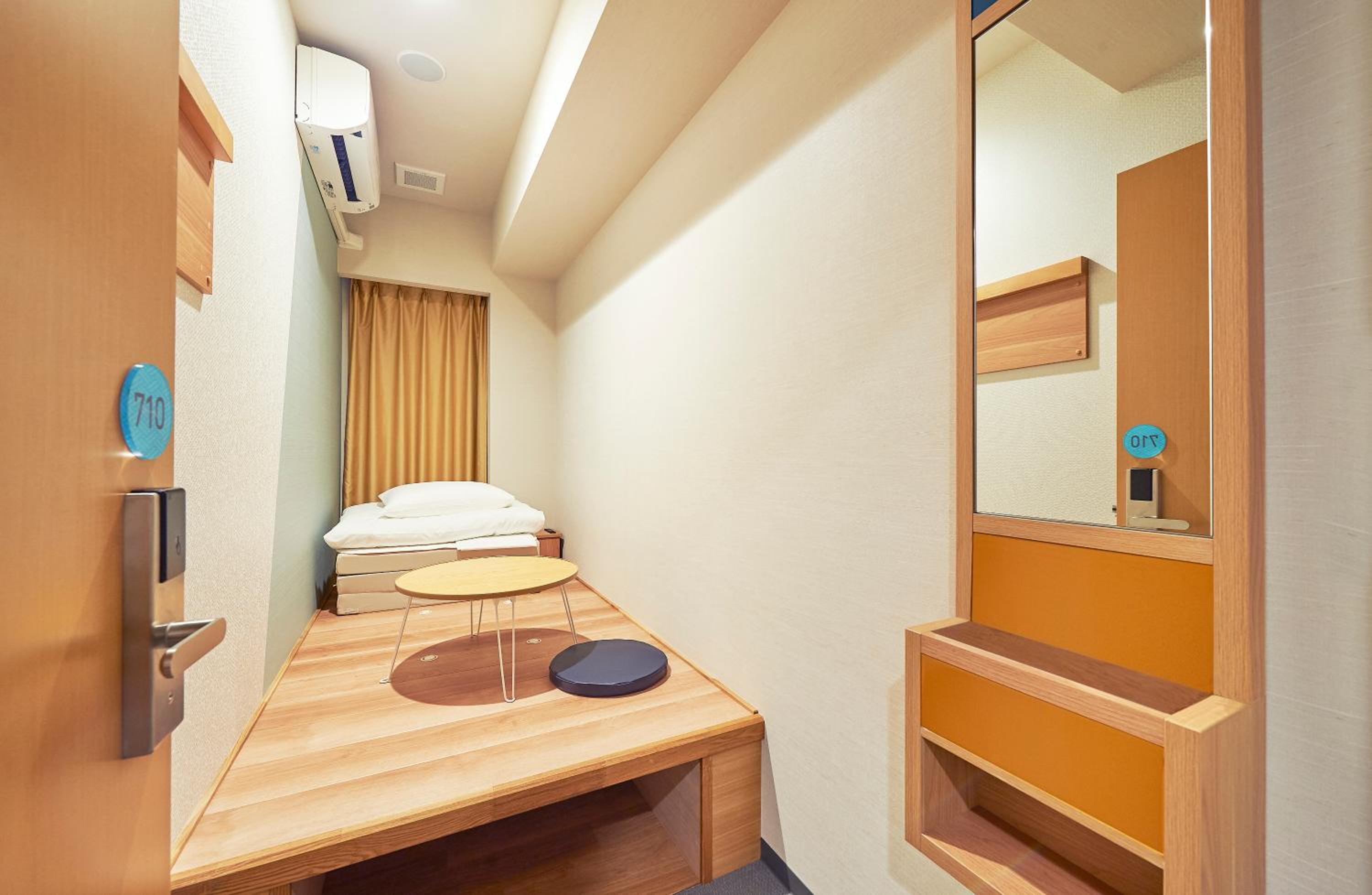 Single Room with Shared Bathroom - Female only - Non-Smoking
