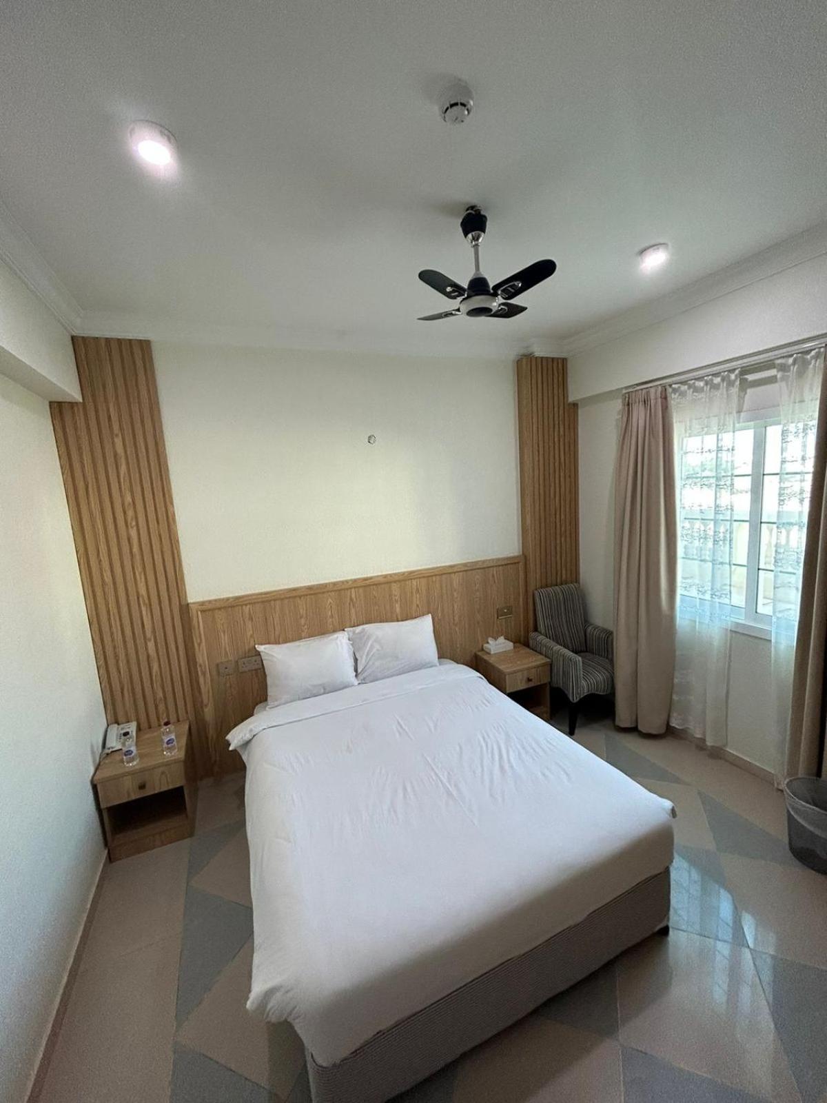 Double or Twin Room photo 3