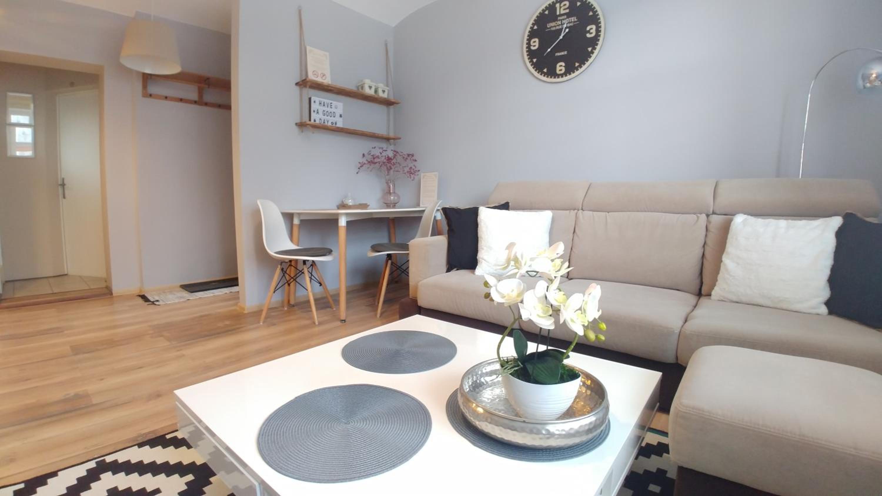 One-Bedroom Apartment - Photo 16