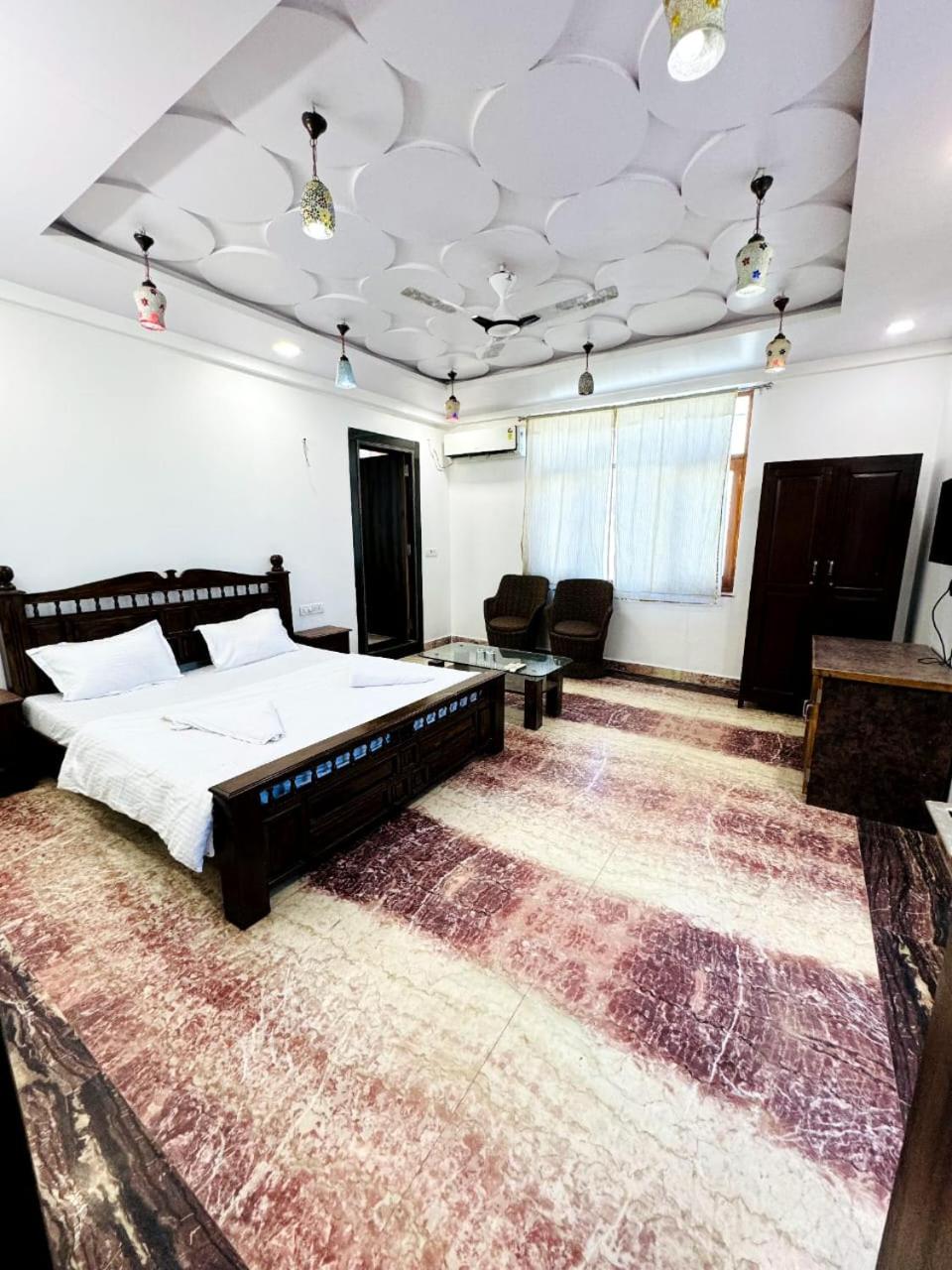 Deluxe Suite - Photo 7