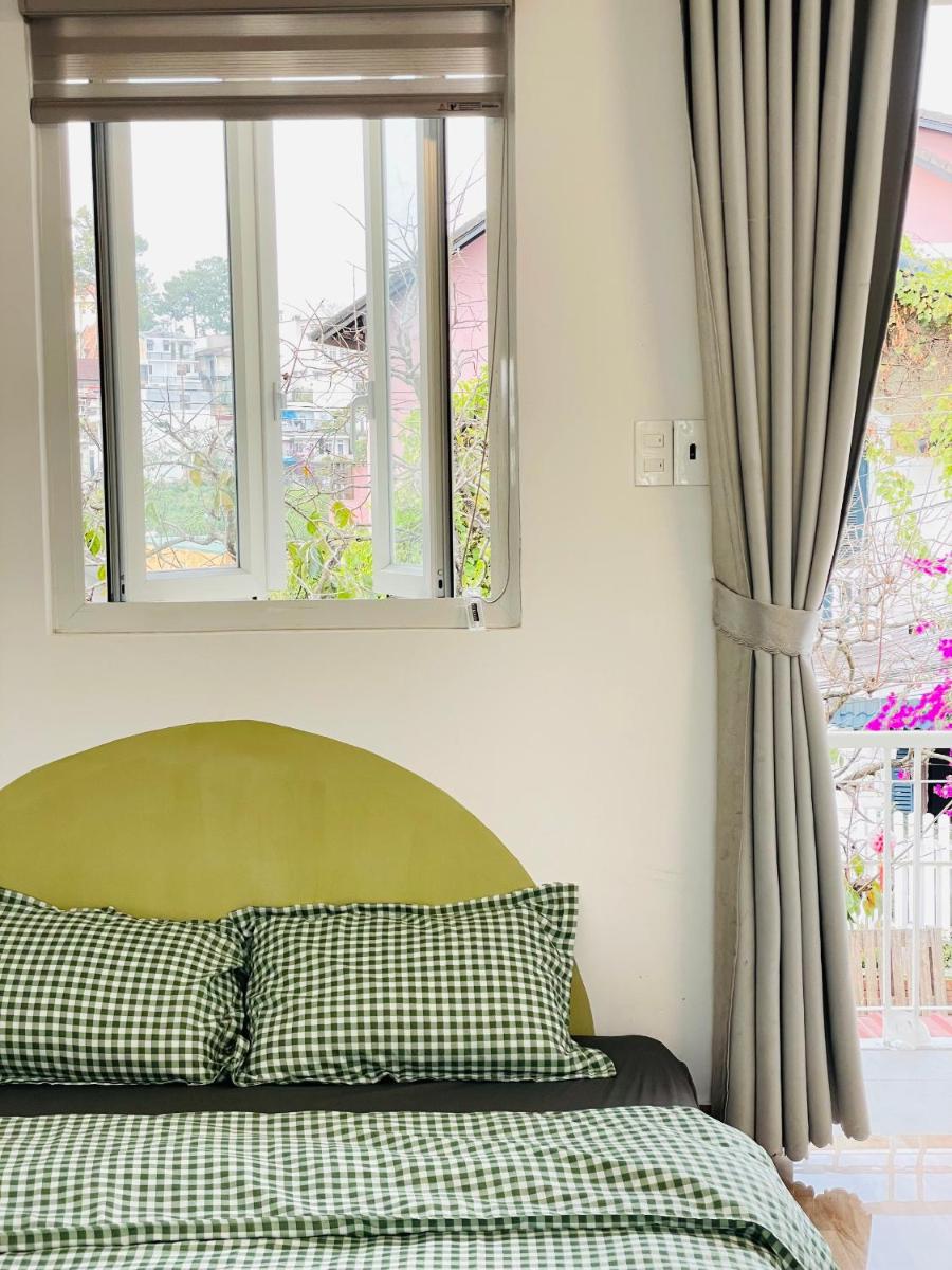 Queen Room with Balcony photo 1