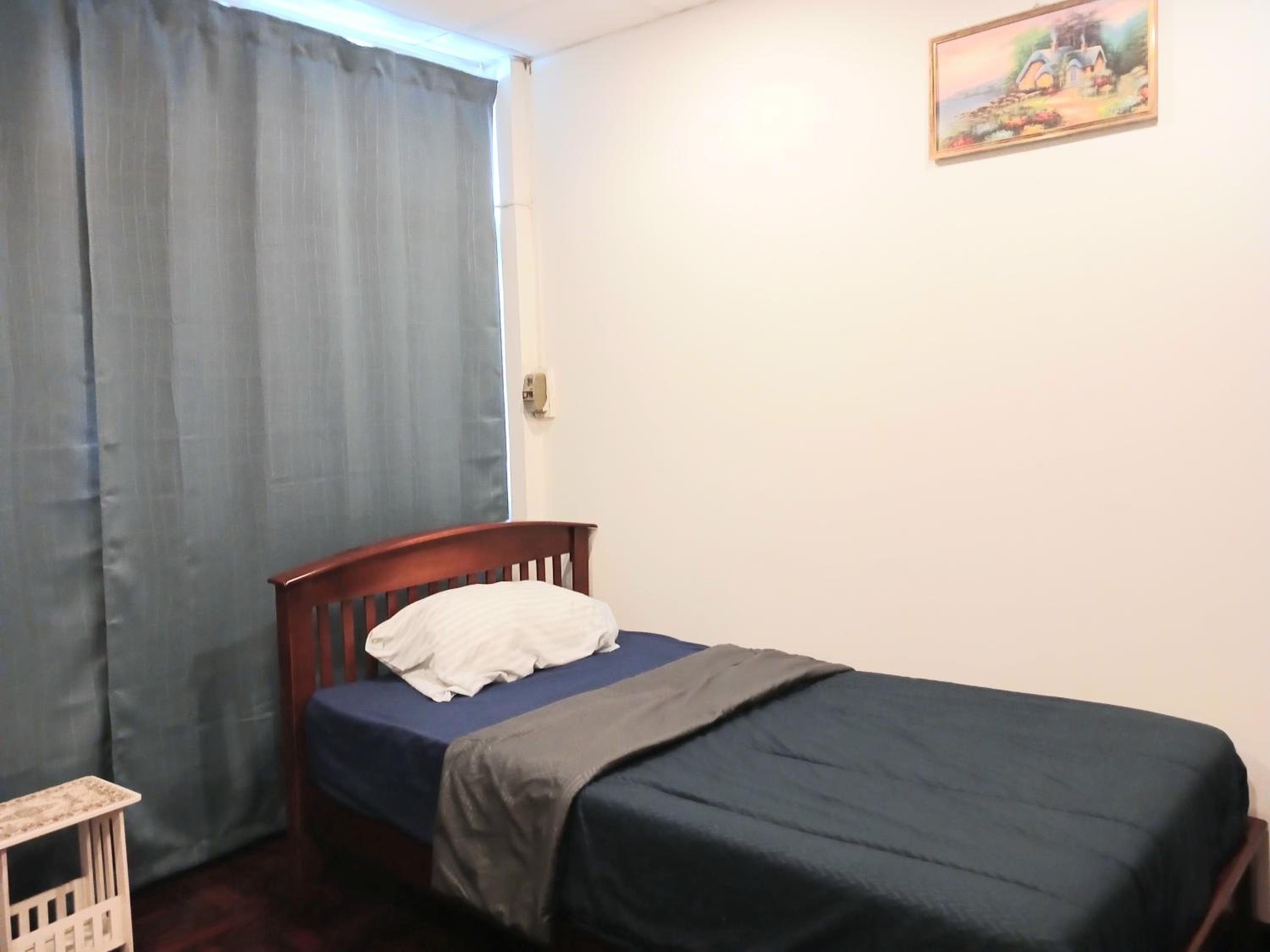 Single Room photo 3
