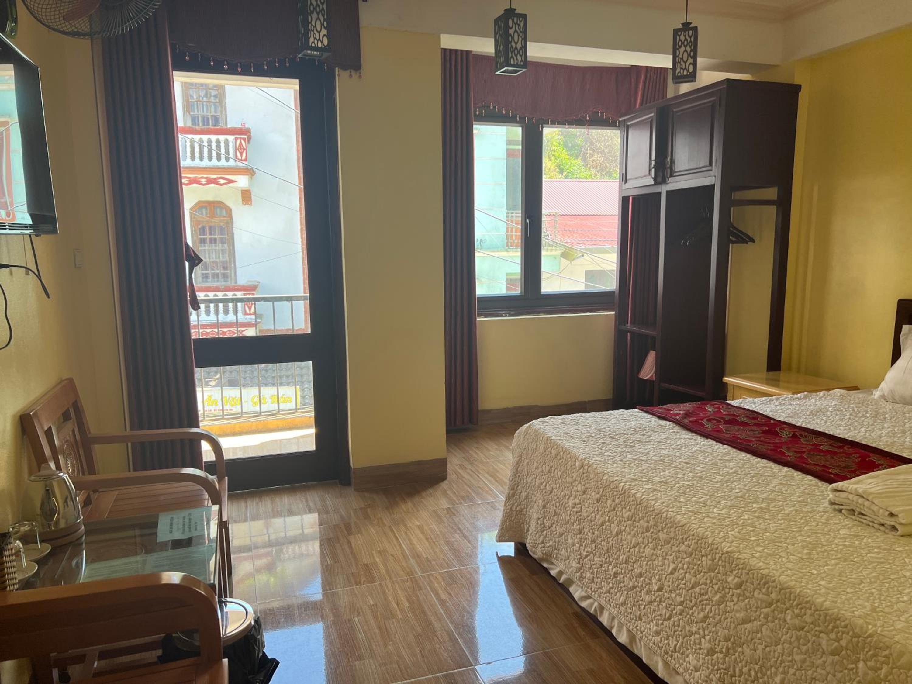 Large Double Room photo 1