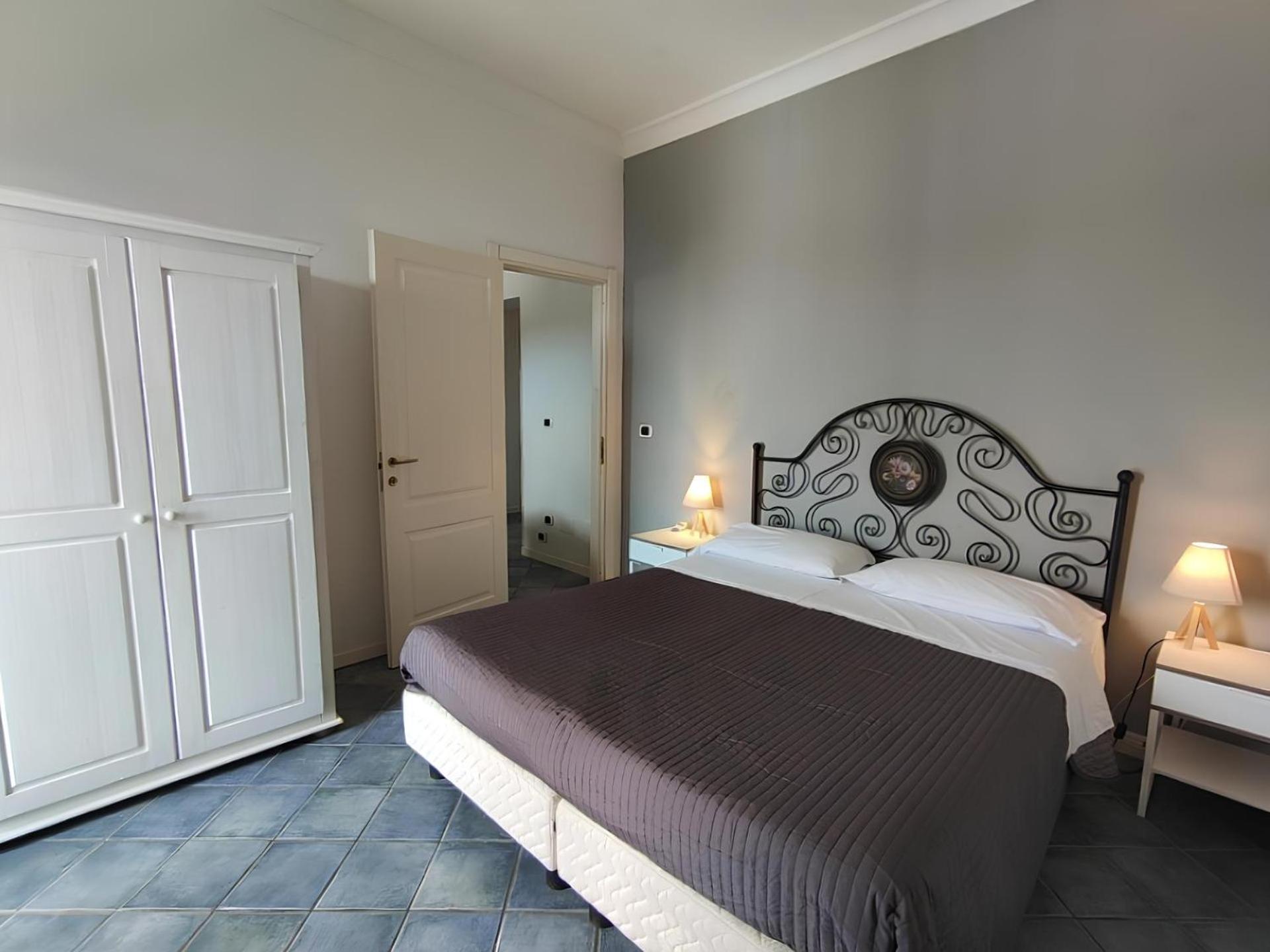 Two-Bedroom Apartment - Photo 4