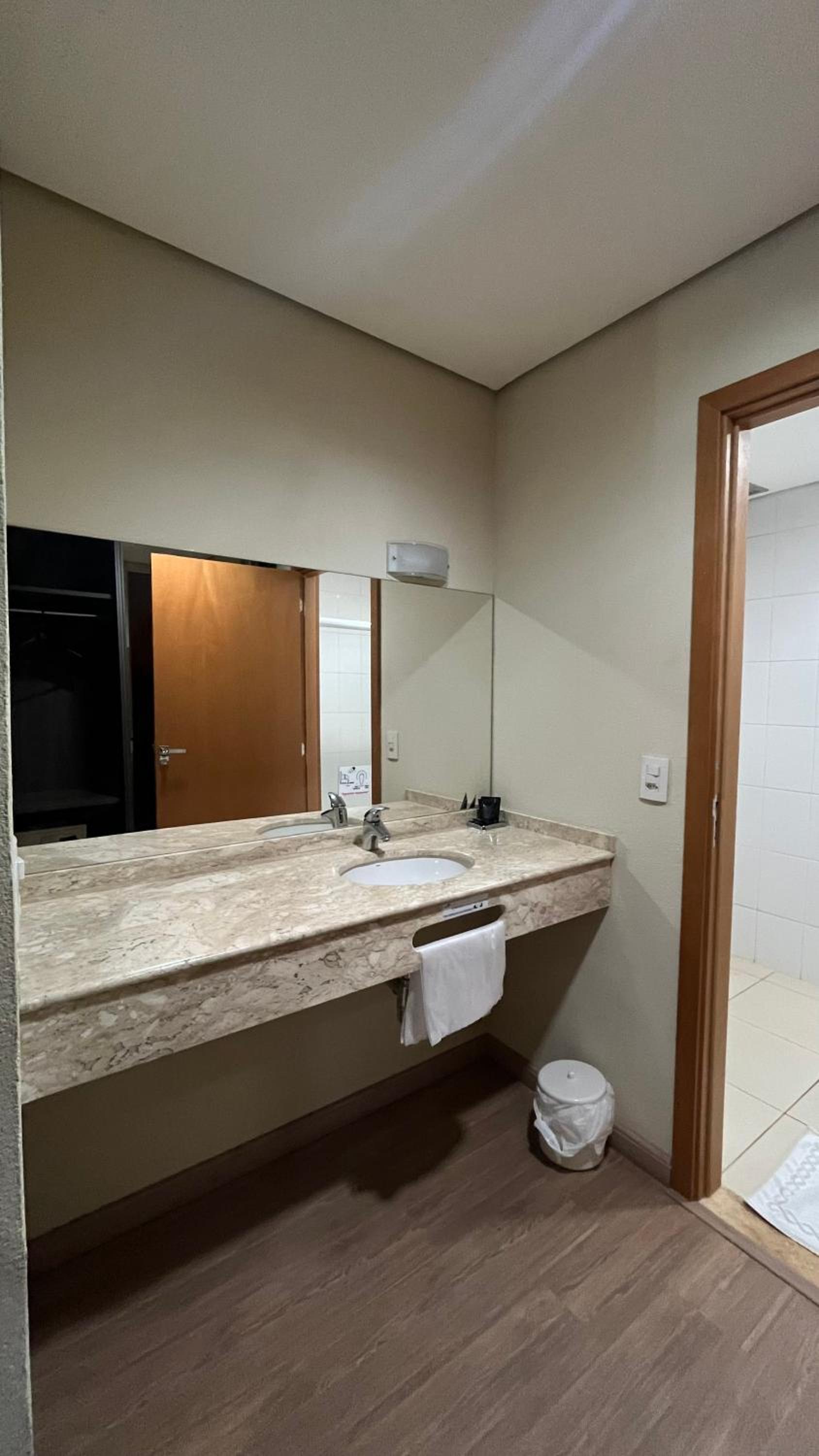 Master Suite with King bed photo 2