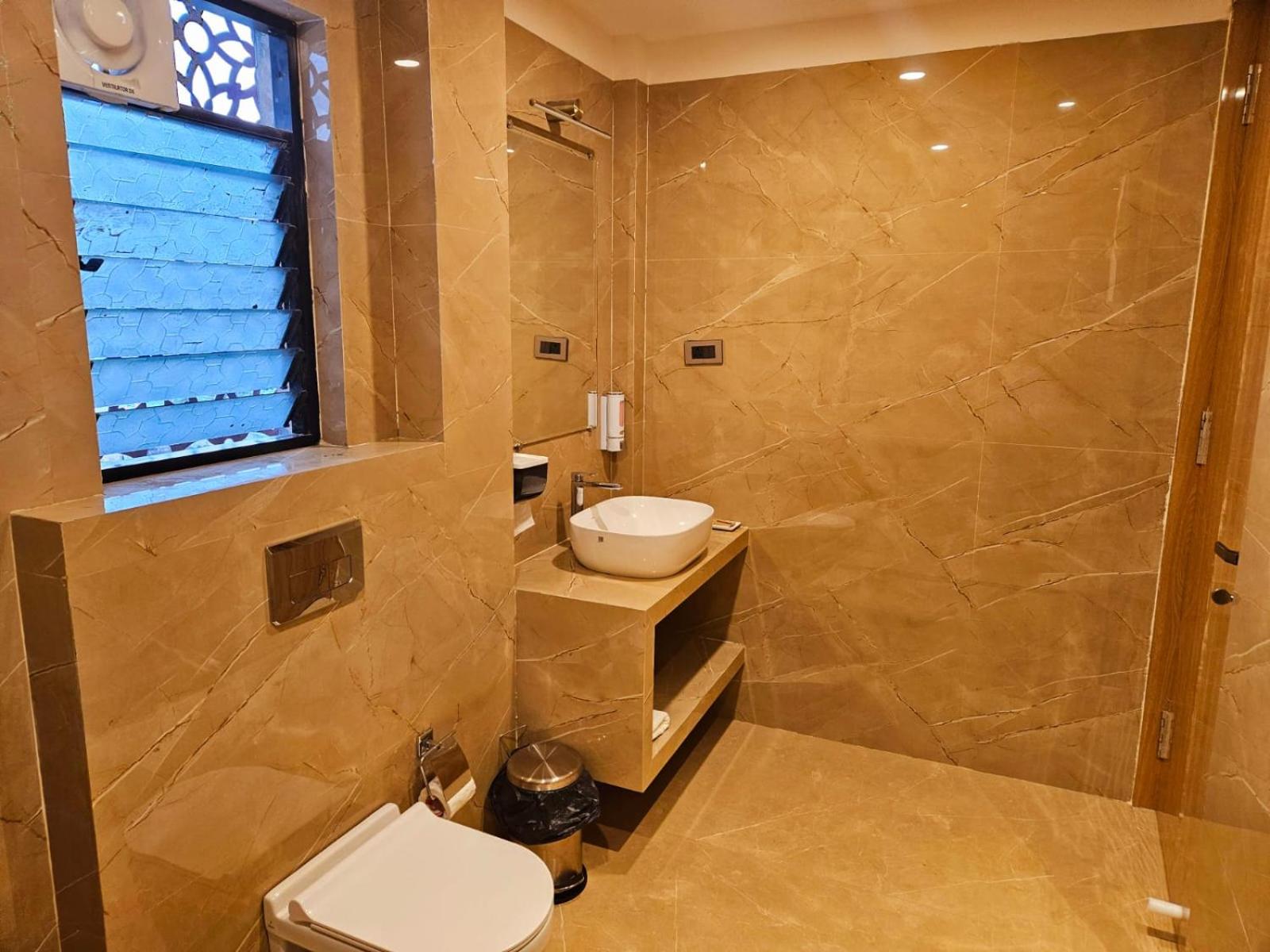 Superior Double Room - Photo 9