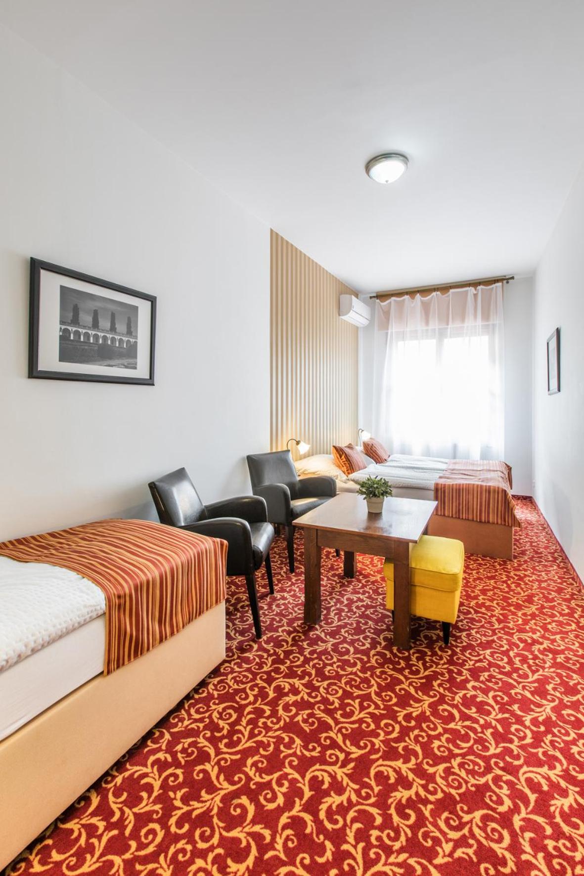 Double or Twin Room - Photo 3