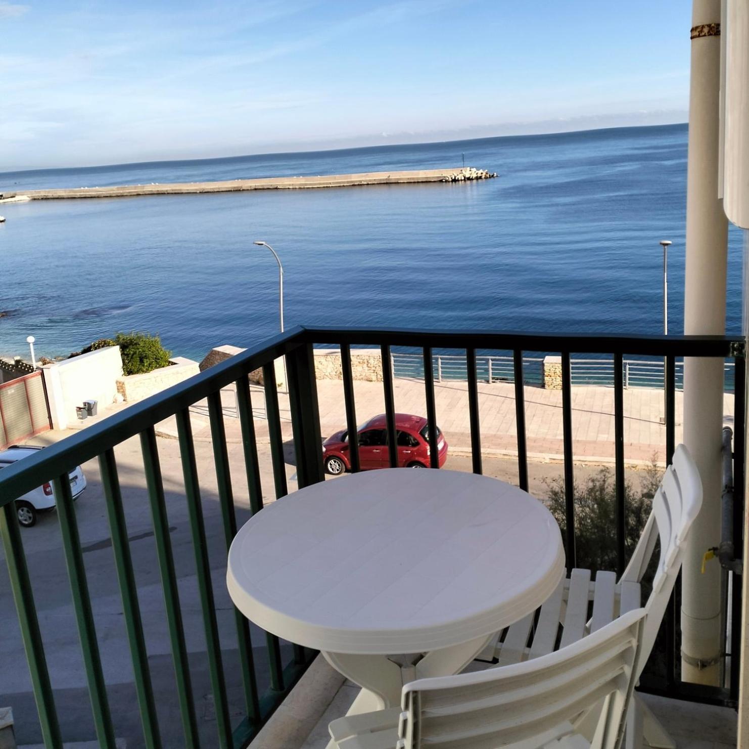 Double Room with Balcony and Sea View photo 2