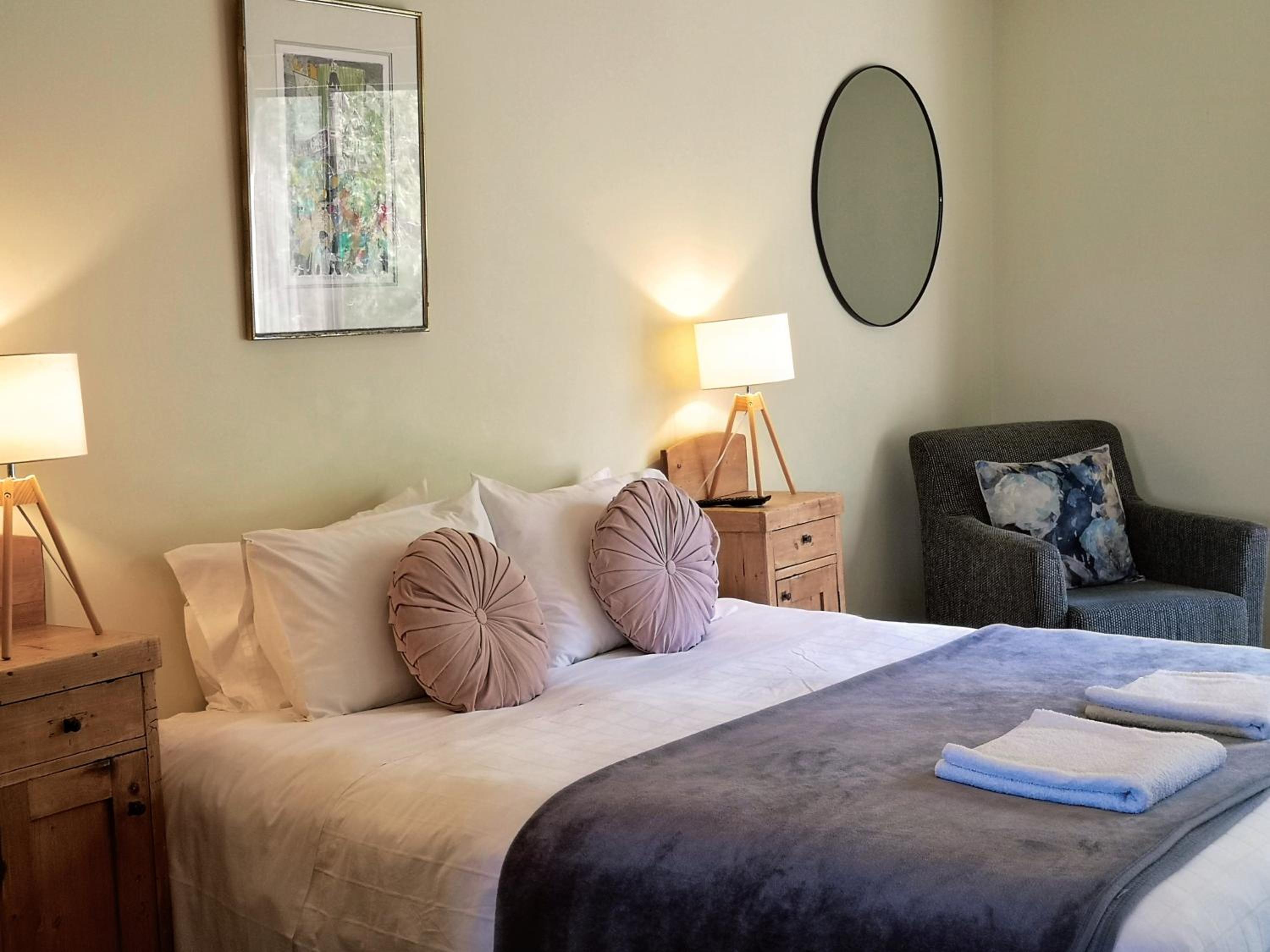 Queen Room with Garden View