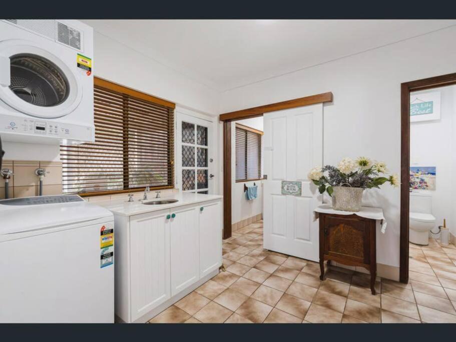 Three-Bedroom House photo 3