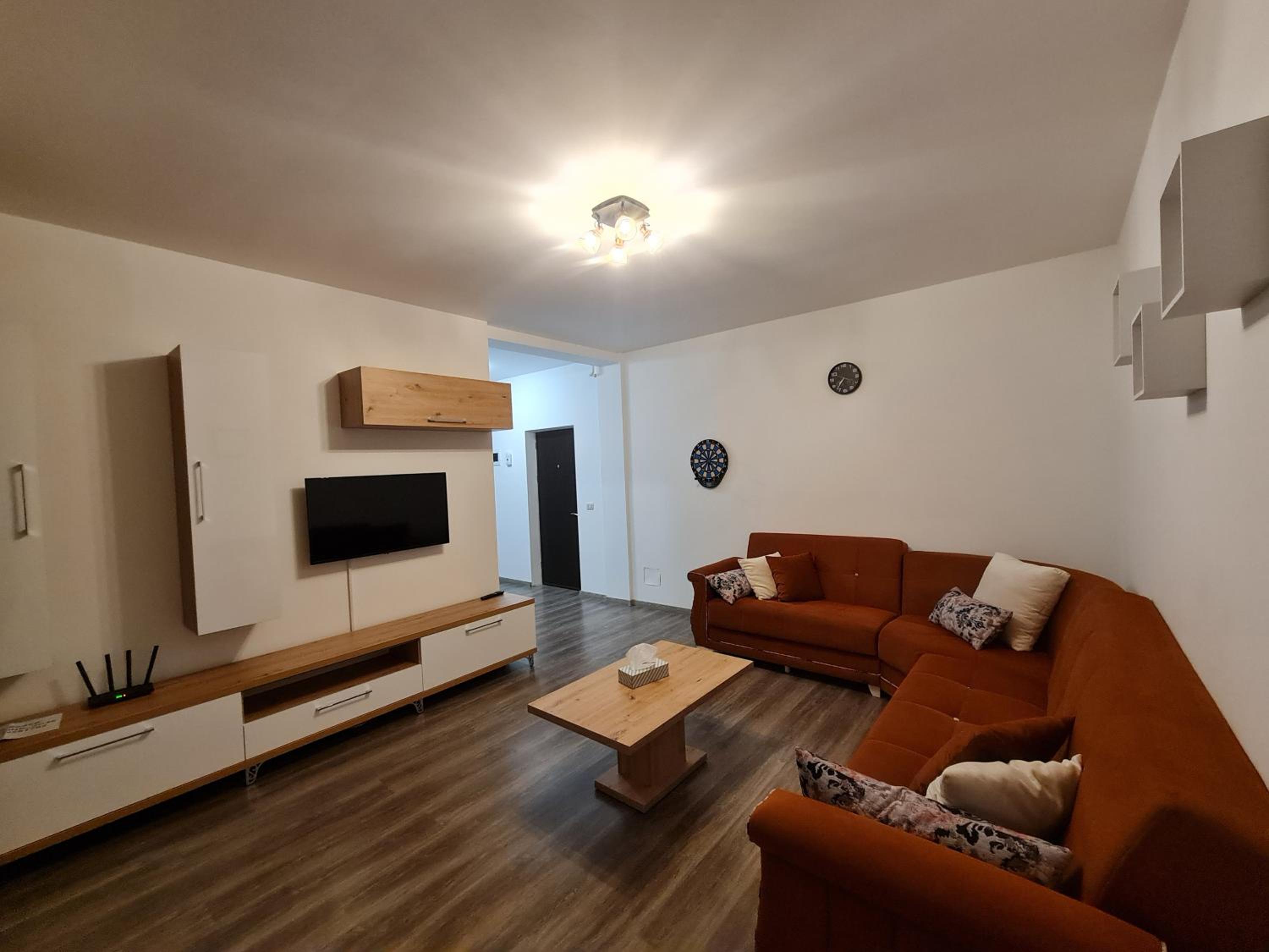 One-Bedroom Apartment photo 1