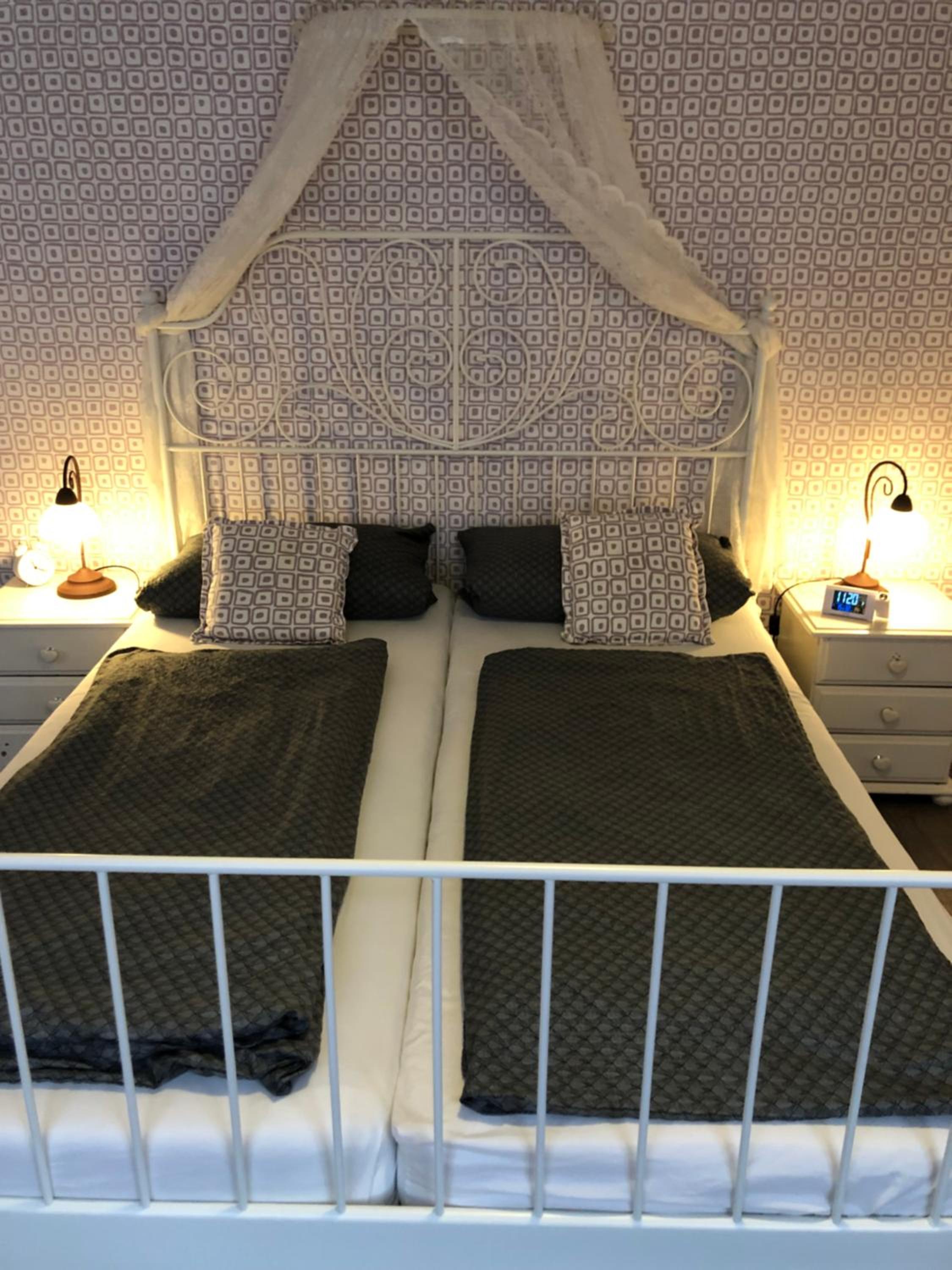 One-Bedroom Apartment - Photo 6