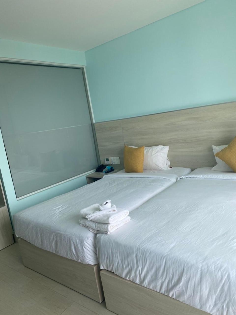 Deluxe Twin Room with Sea View photo 3