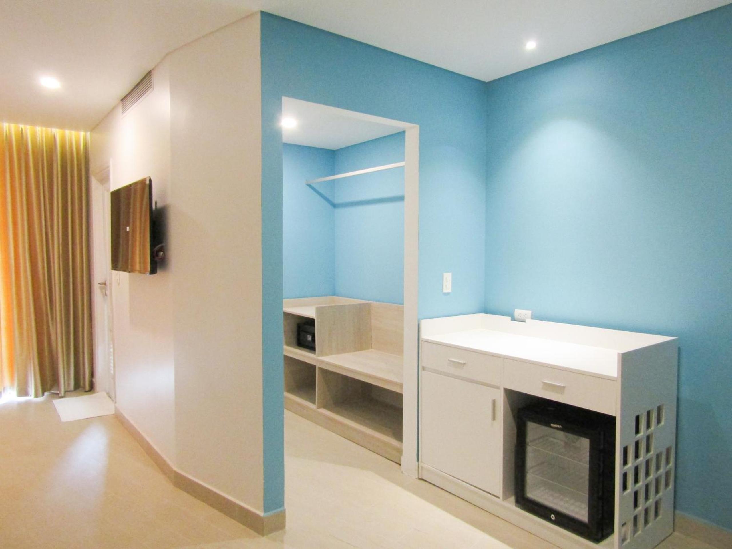 Quadruple Room with Balcony photo 3